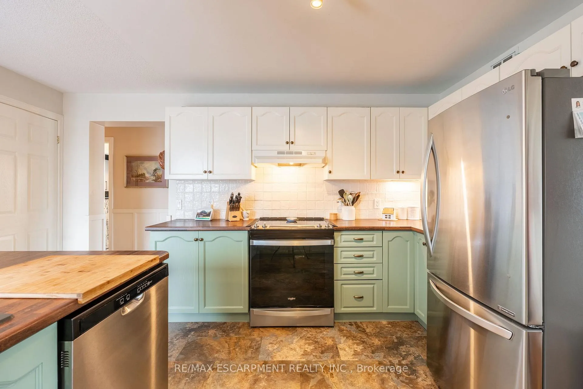 Photo 15 of 136 Glenariff Drive, Hamilton, Rural Flamborough — HOMEH