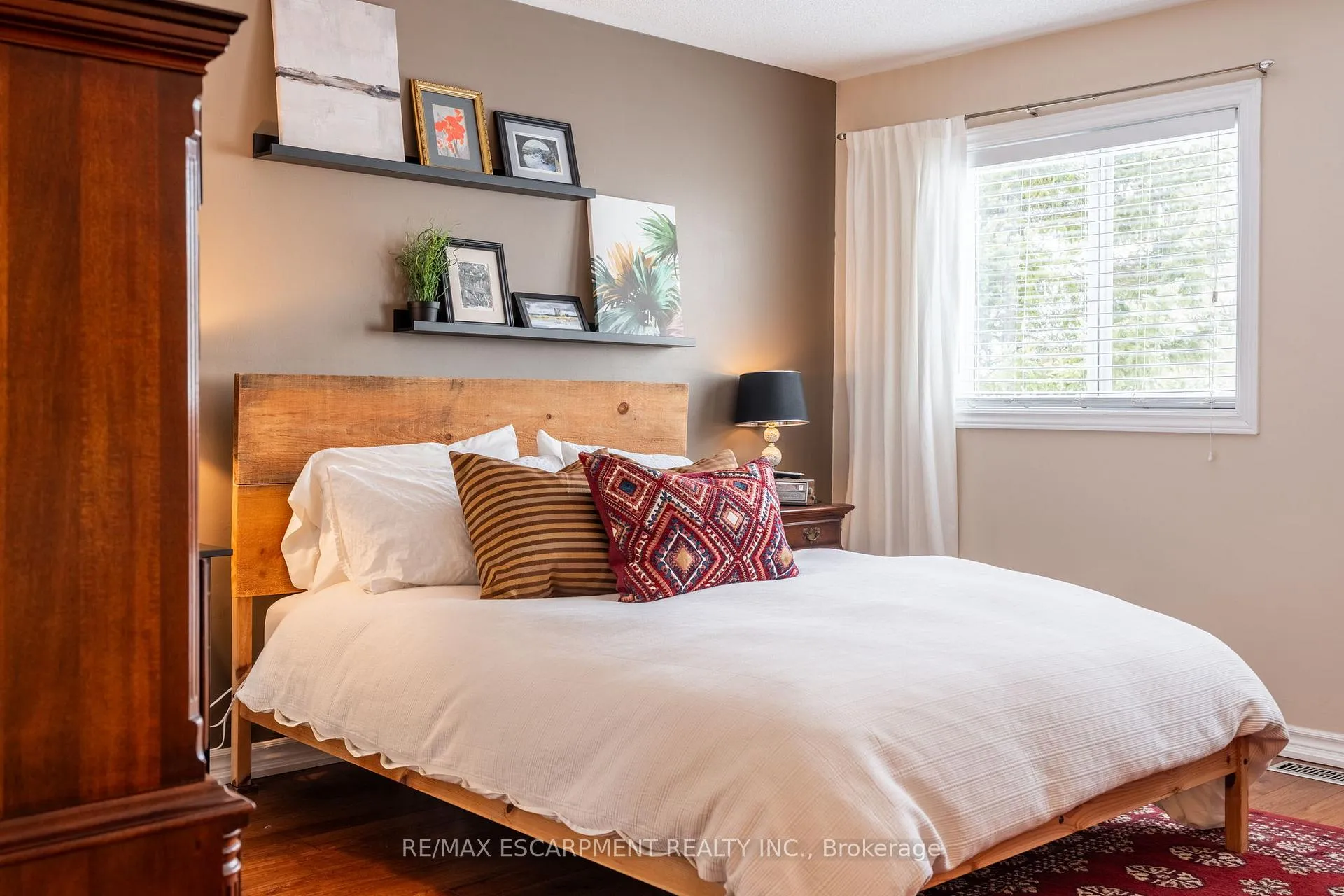 Photo 22 of 136 Glenariff Drive, Hamilton, Rural Flamborough — HOMEH