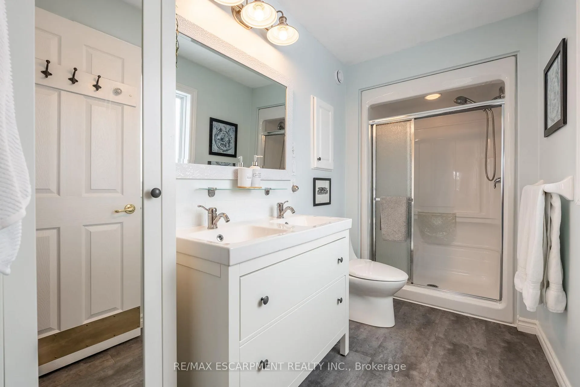 Photo 24 of 136 Glenariff Drive, Hamilton, Rural Flamborough — HOMEH