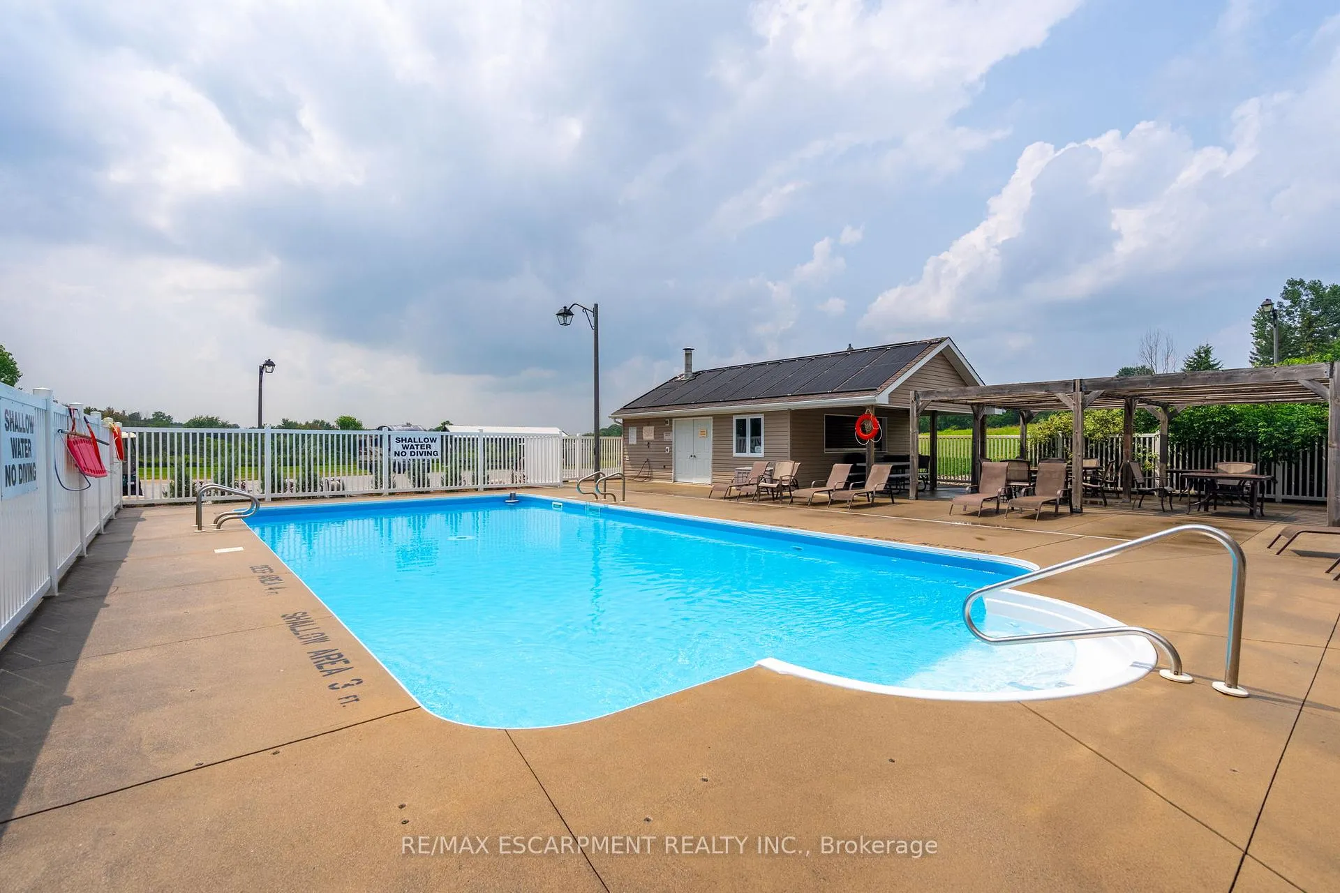 Photo 42 of 136 Glenariff Drive, Hamilton, Rural Flamborough — HOMEH