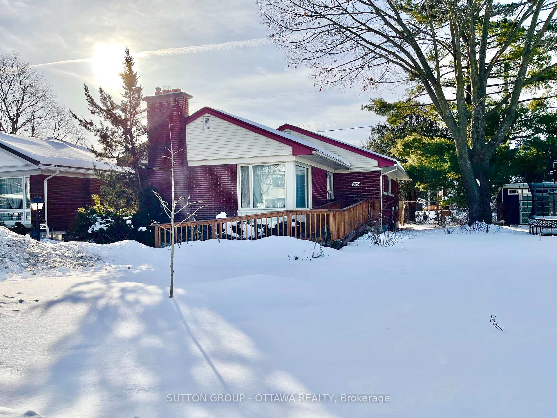 Front of 826 Hamlet Road