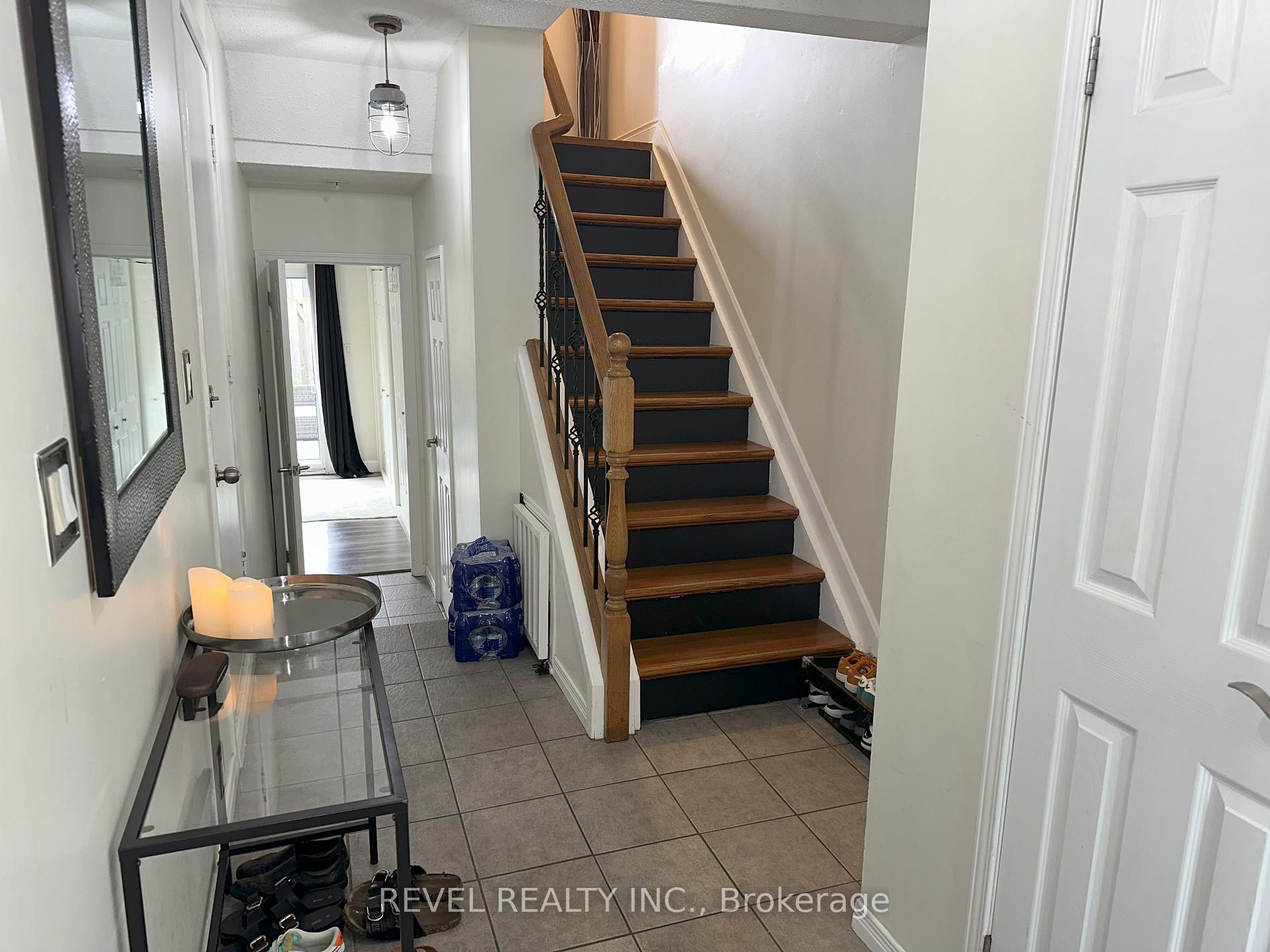 Photo 3 of Unit 80, 1115 Paramount Drive, Hamilton, Stoney Creek — HOMEH