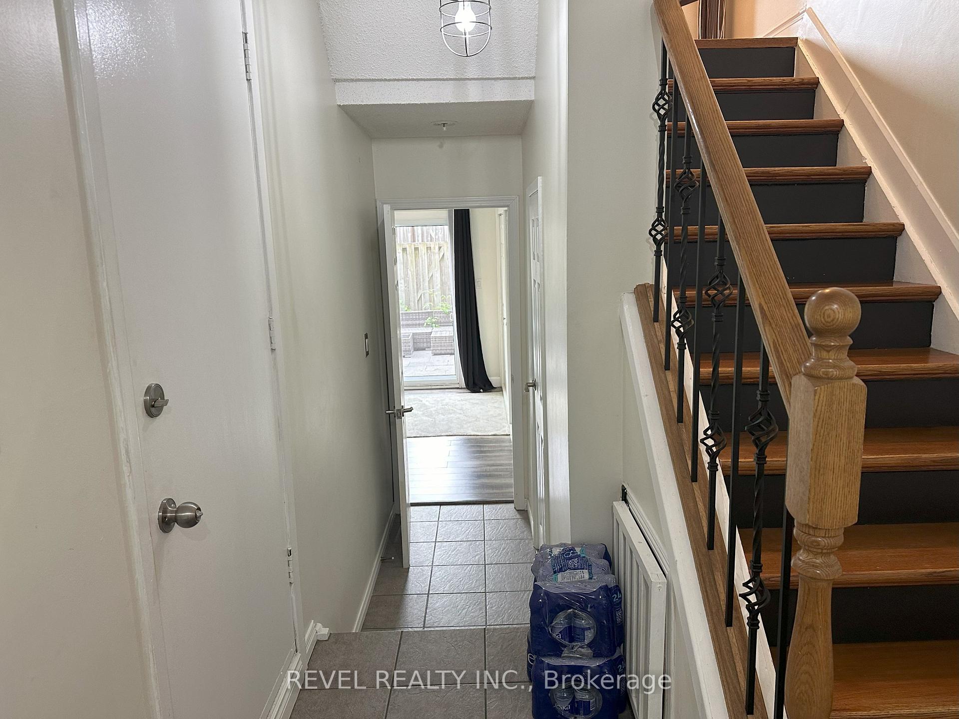 Photo 4 of Unit 80, 1115 Paramount Drive, Hamilton, Stoney Creek — HOMEH
