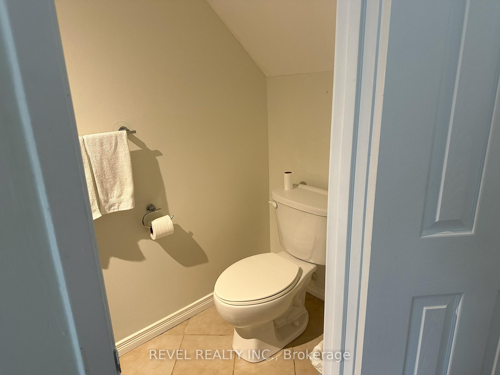Photo 6 of Unit 80, 1115 Paramount Drive, Hamilton, Stoney Creek — HOMEH