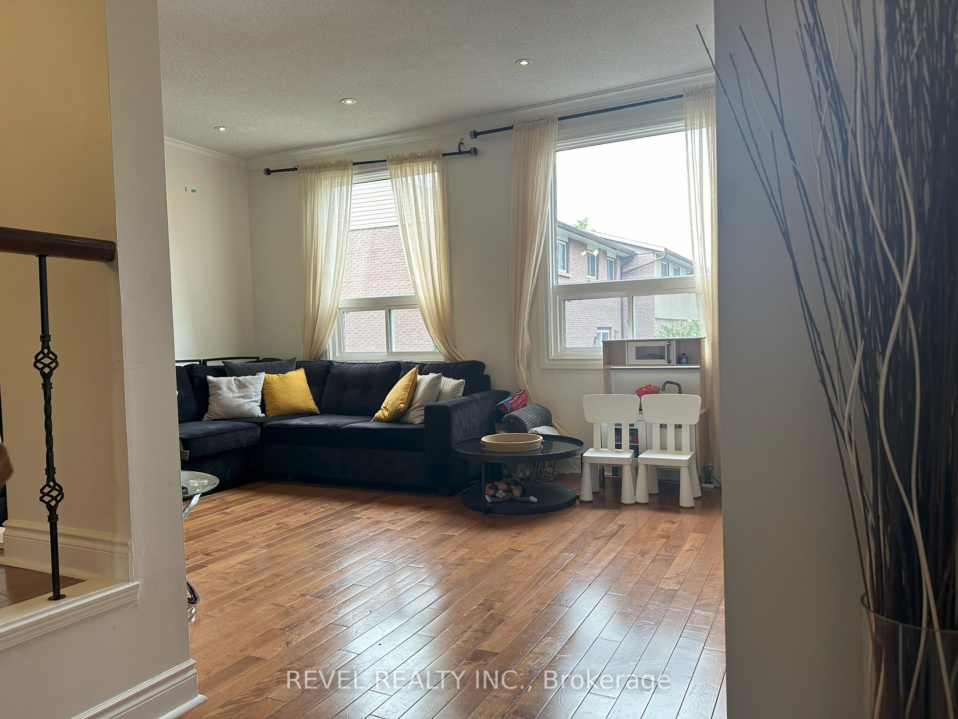 Photo 13 of Unit 80, 1115 Paramount Drive, Hamilton, Stoney Creek — HOMEH