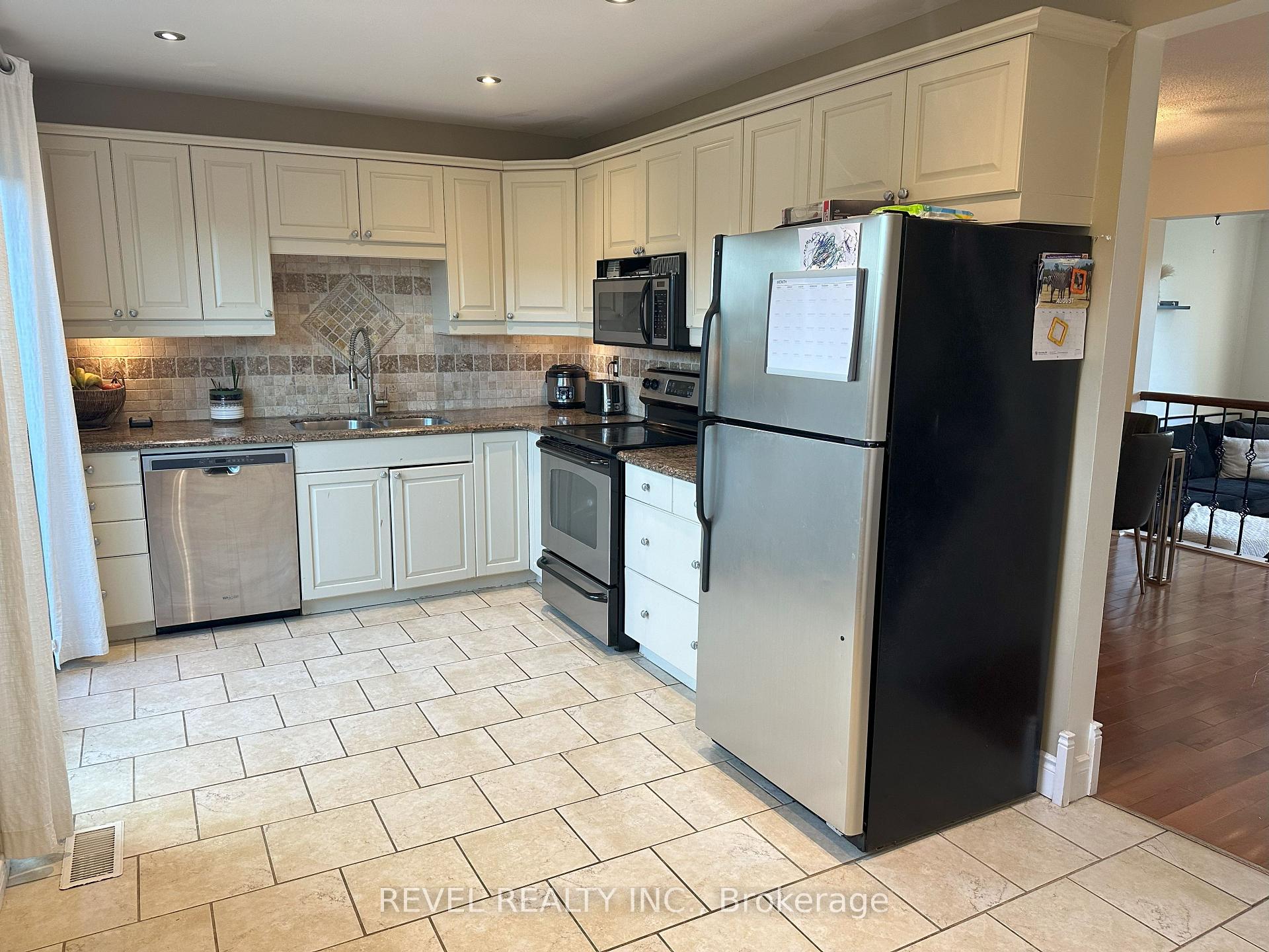 Photo 23 of Unit 80, 1115 Paramount Drive, Hamilton, Stoney Creek — HOMEH