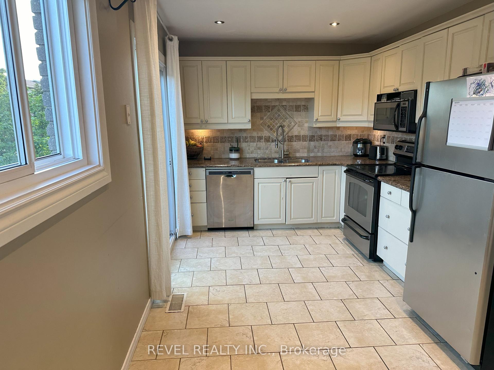 Photo 24 of Unit 80, 1115 Paramount Drive, Hamilton, Stoney Creek — HOMEH