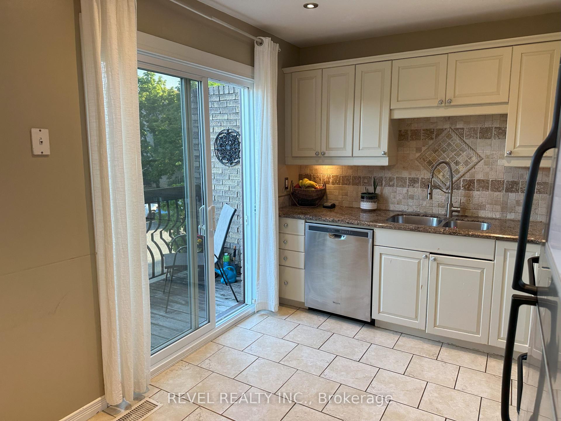 Photo 25 of Unit 80, 1115 Paramount Drive, Hamilton, Stoney Creek — HOMEH