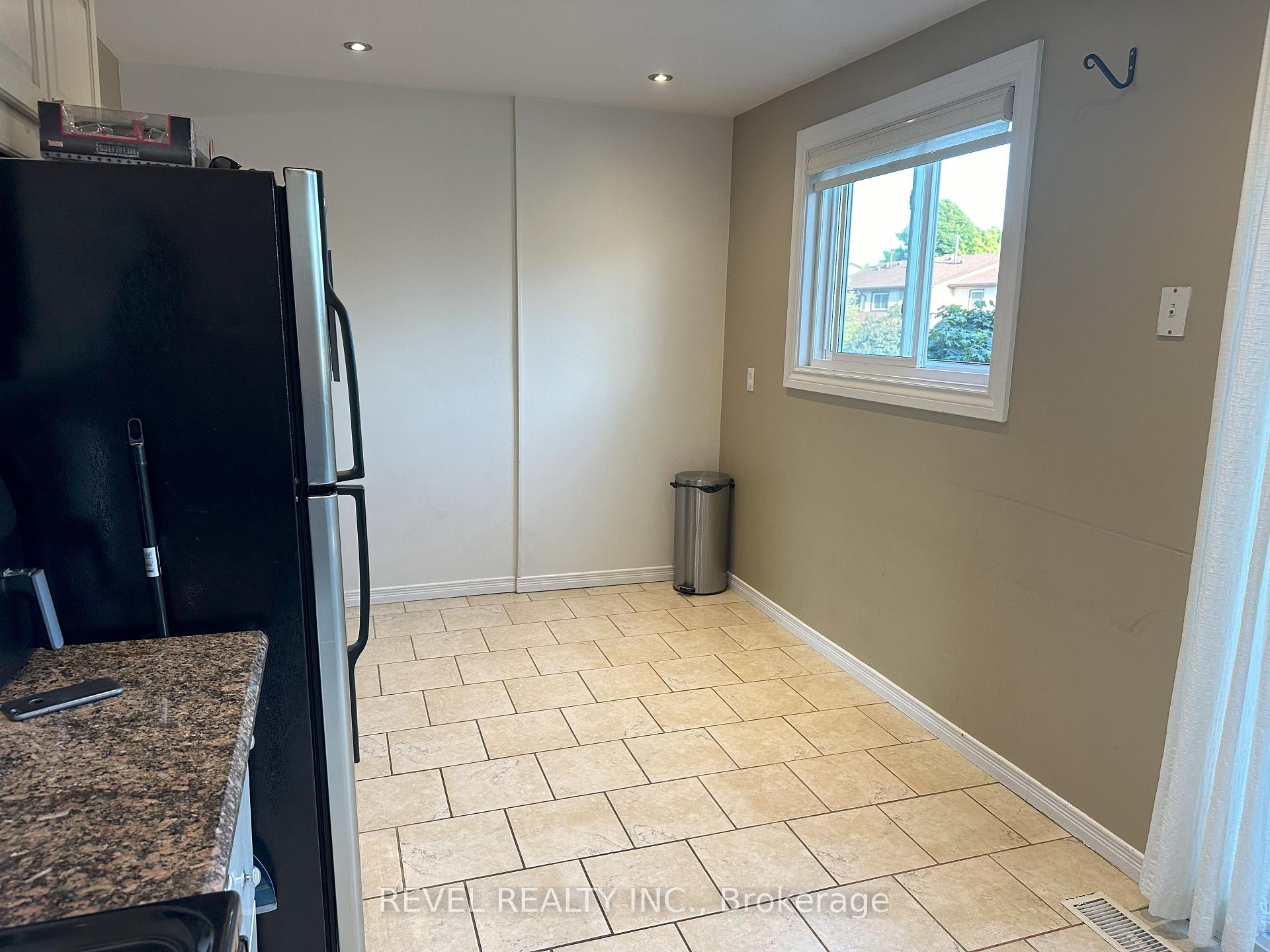 Photo 28 of Unit 80, 1115 Paramount Drive, Hamilton, Stoney Creek — HOMEH