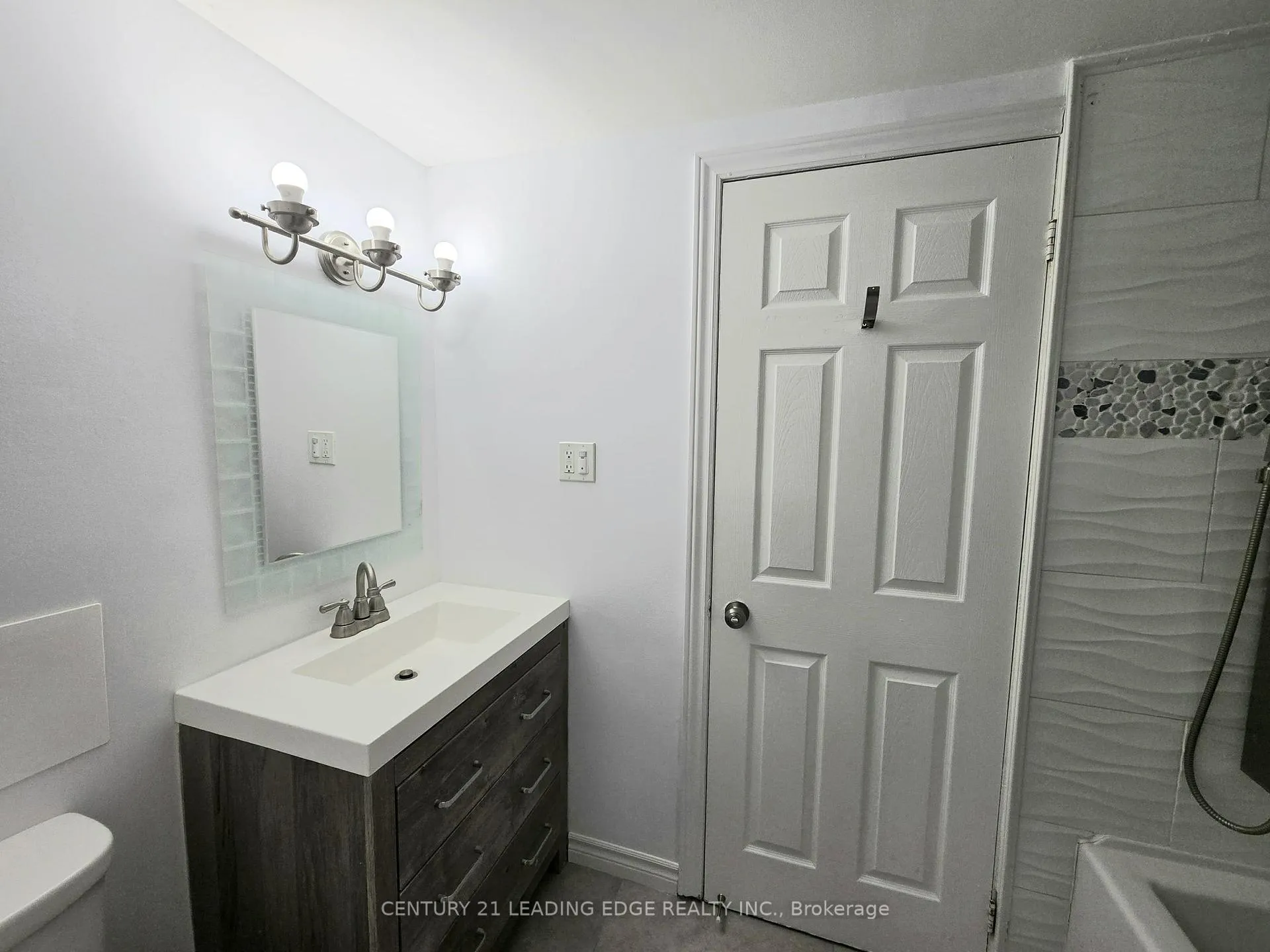 Photo 13 of Unit BSMT, 276 Walter Drive, Georgina, Keswick South — HOMEH