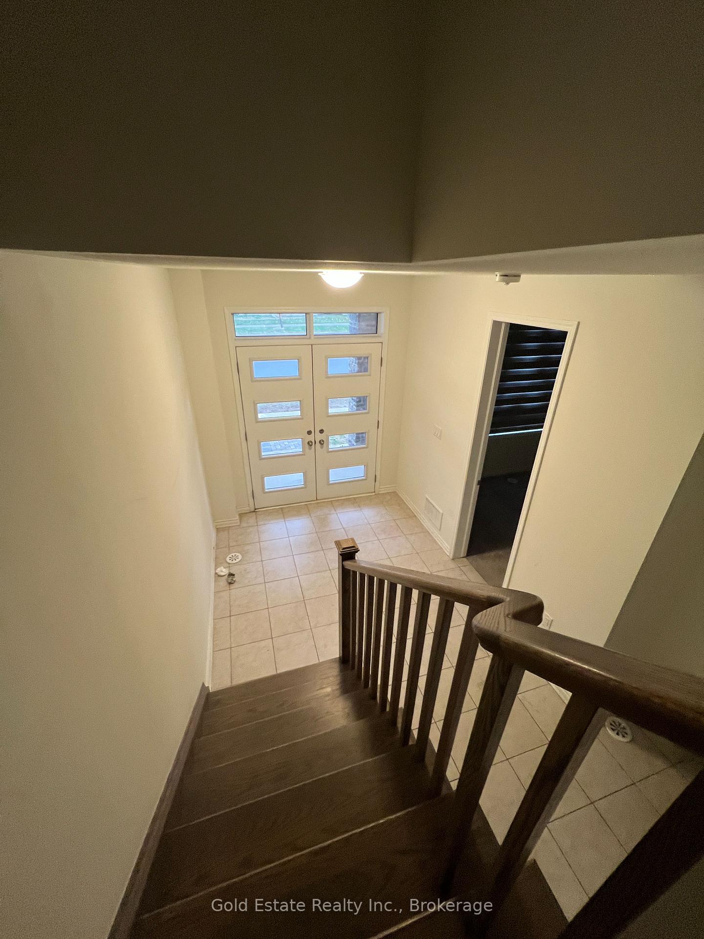 Photo 4 of 16 Summer Wind Lane, Brampton, Northwest Brampton — HOMEH