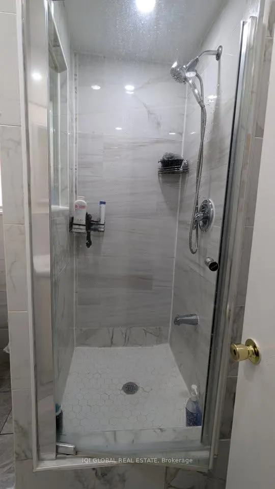 Photo 5 of 2608 Islington Avenue, Etobicoke, Thistletown-Beaumonde Heights — HOMEH