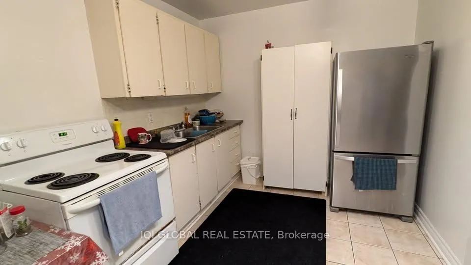Photo 6 of 2608 Islington Avenue, Etobicoke, Thistletown-Beaumonde Heights — HOMEH
