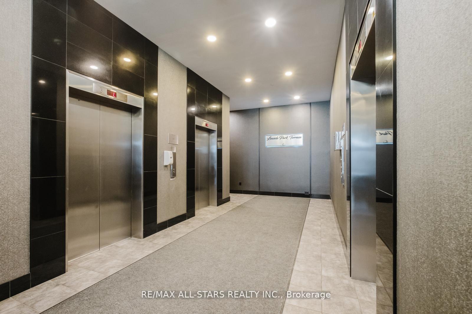 Photo 3 of Unit 303, 1 Leaside Park Drive, Toronto, Thorncliffe Park — HOMEH