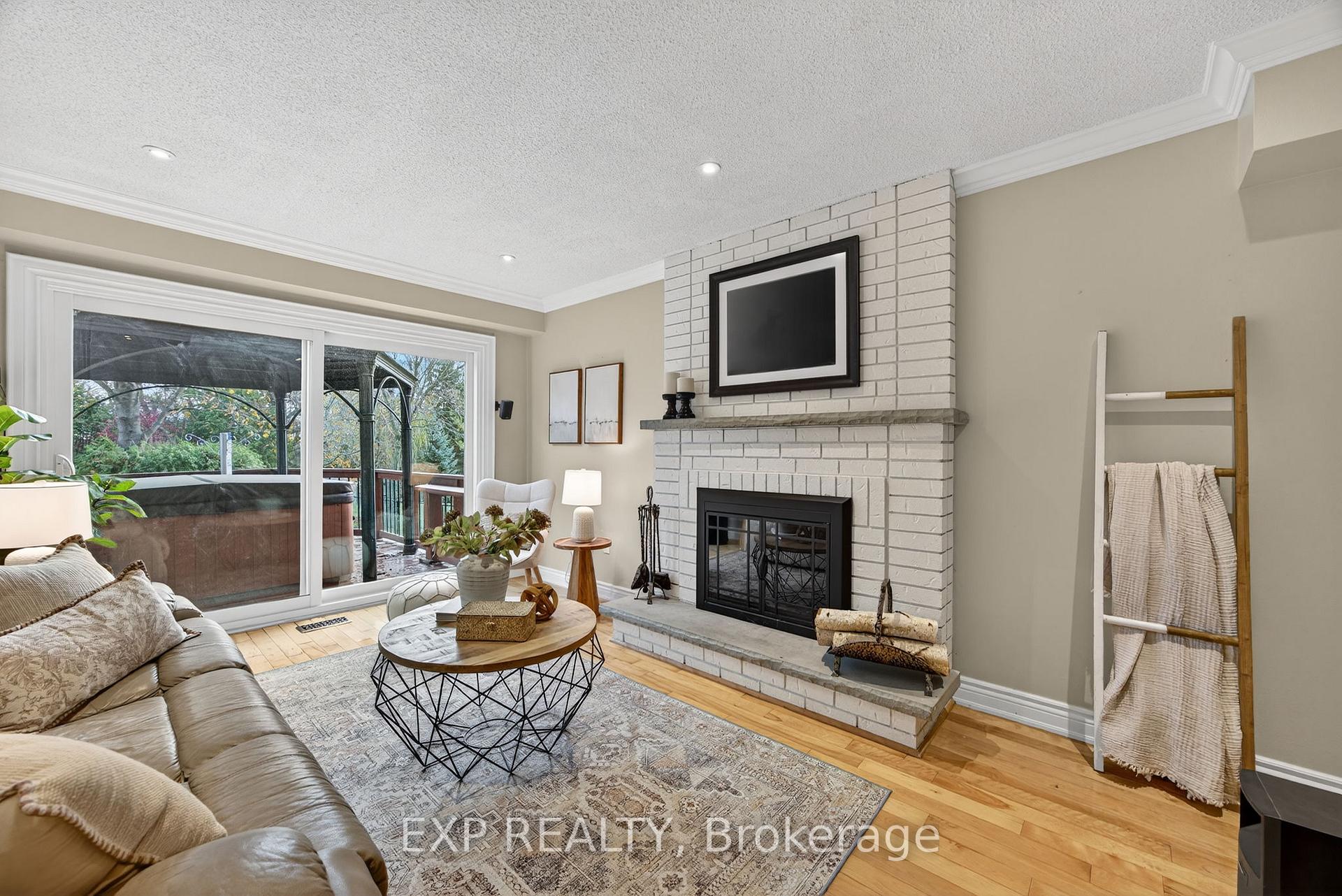 Photo 5 of 27 Fontaine Drive, Georgina, Keswick North — HOMEH