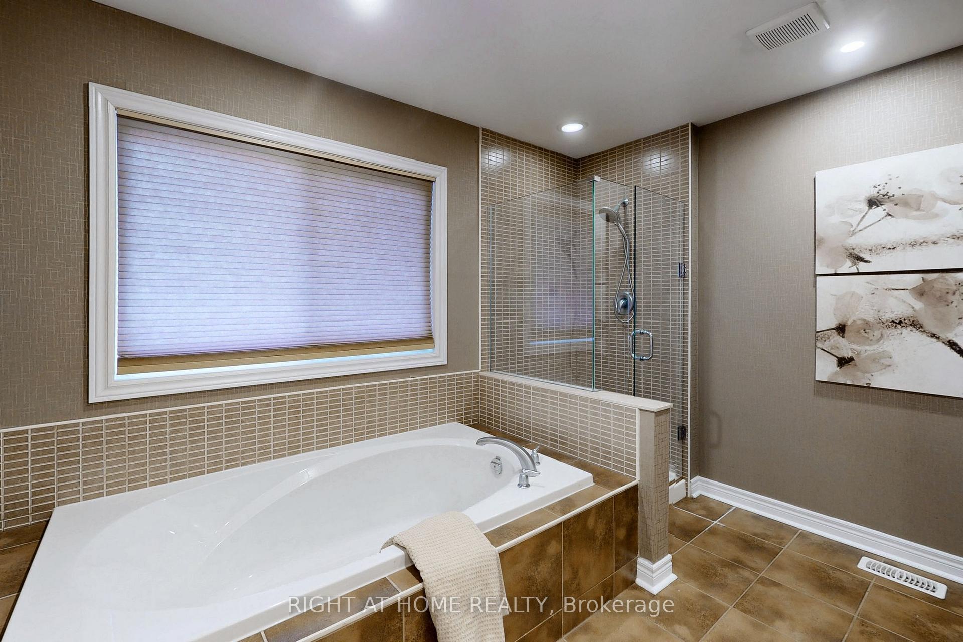 Photo 32 of 78 Middlecote Drive, Ajax, Northeast Ajax — HOMEH