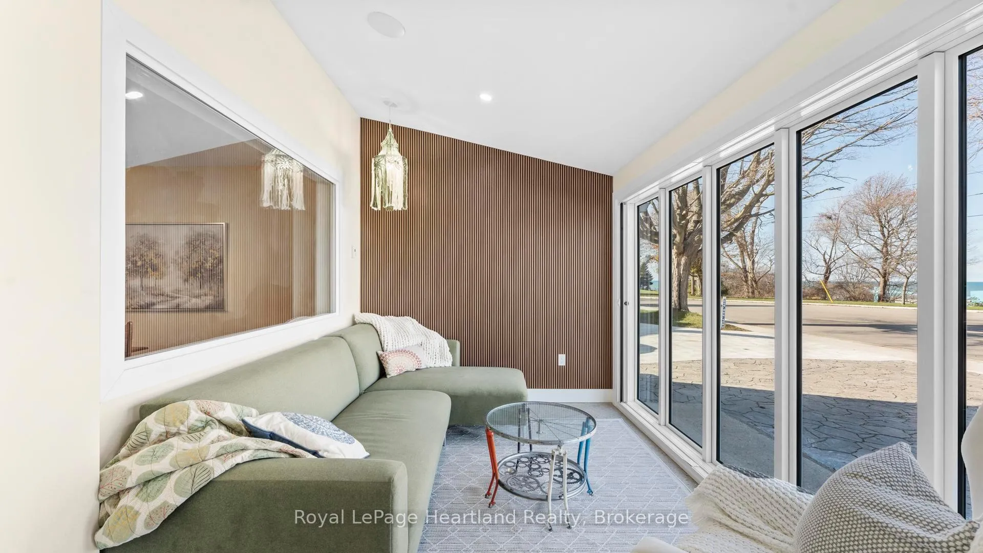 Photo 3 of 249 Lighthouse Street, Goderich, Goderich (Town) — HOMEH