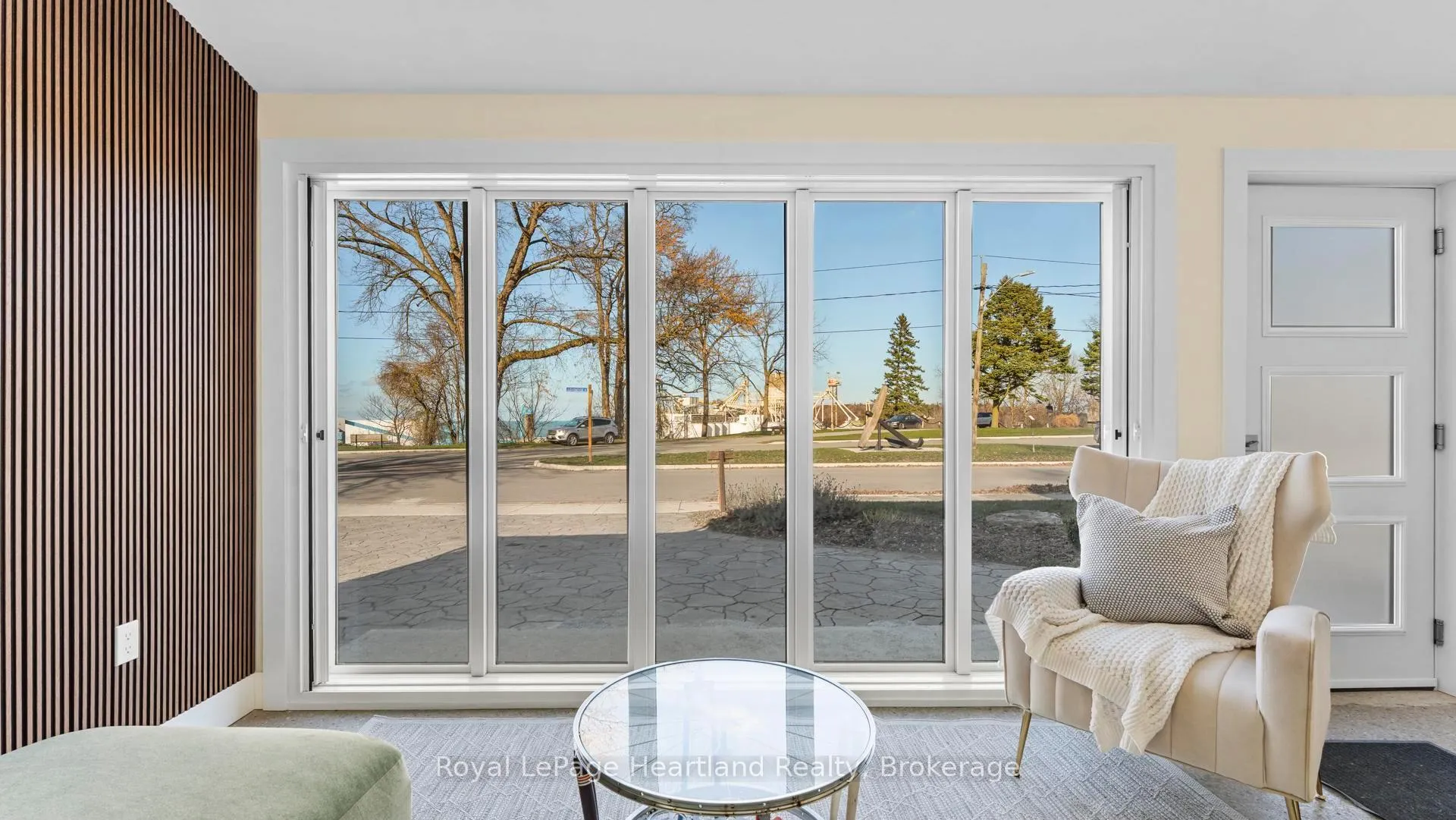 Photo 5 of 249 Lighthouse Street, Goderich, Goderich (Town) — HOMEH