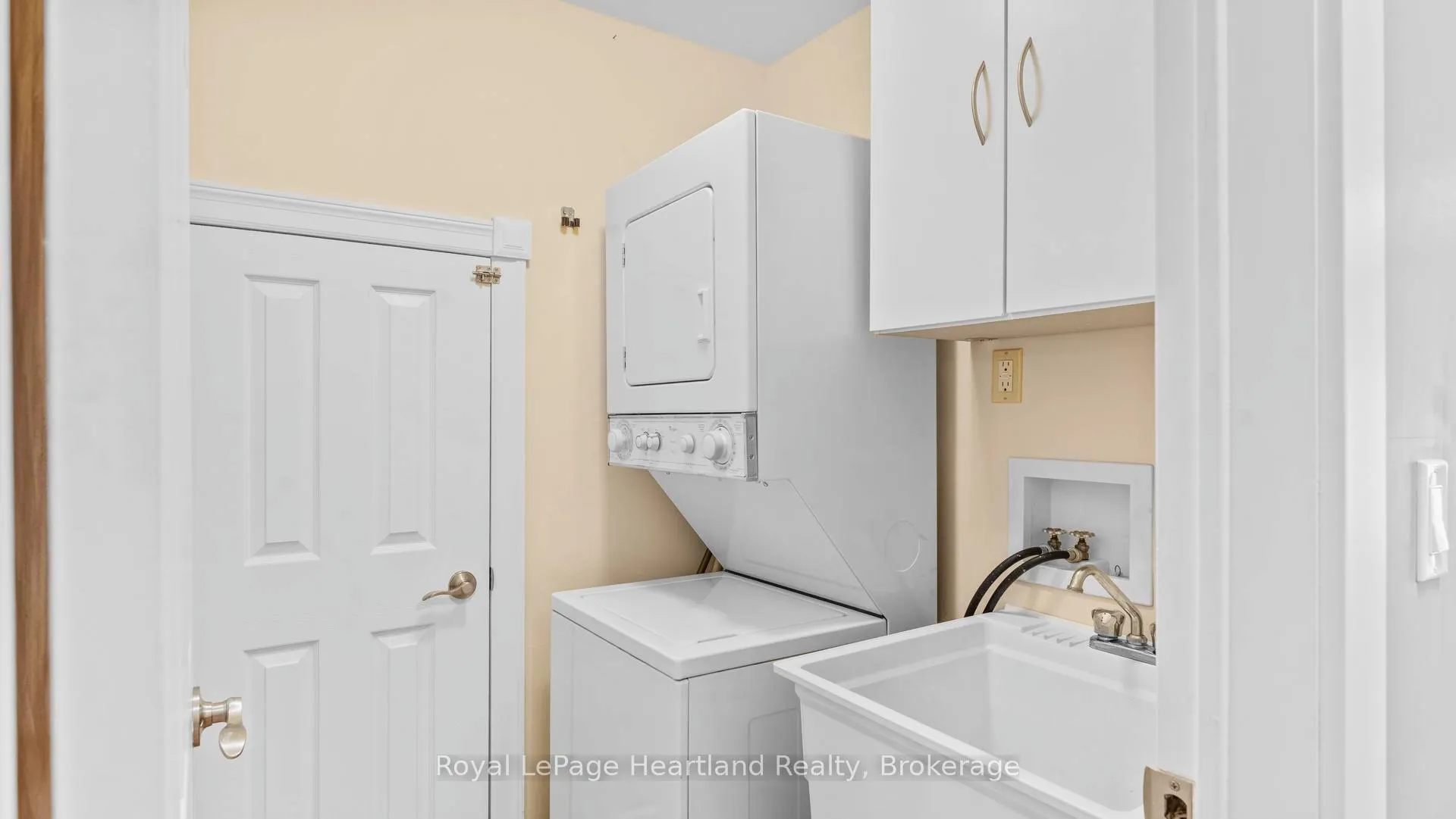 Photo 17 of 249 Lighthouse Street, Goderich, Goderich (Town) — HOMEH