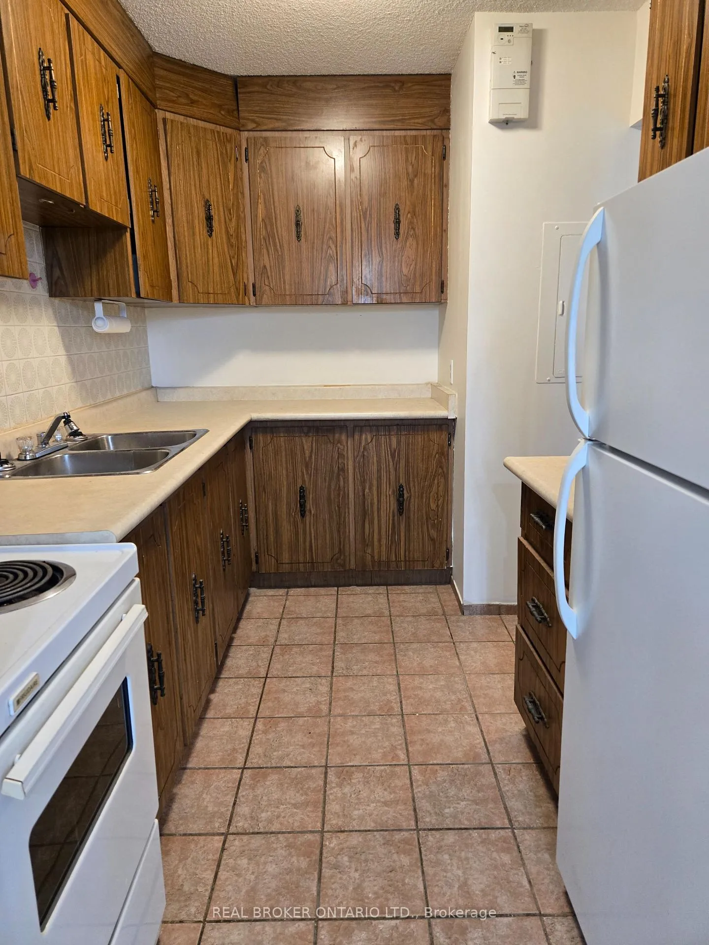 Photo 2 of Unit 402, 97 Nonquon Road, Oshawa, Centennial — HOMEH
