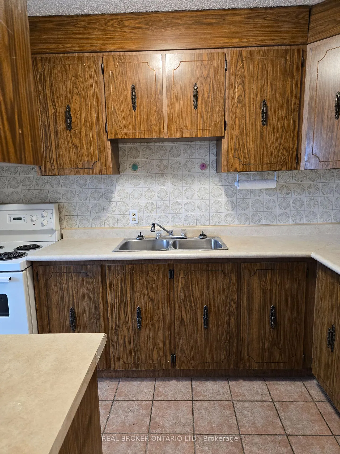 Photo 3 of Unit 402, 97 Nonquon Road, Oshawa, Centennial — HOMEH