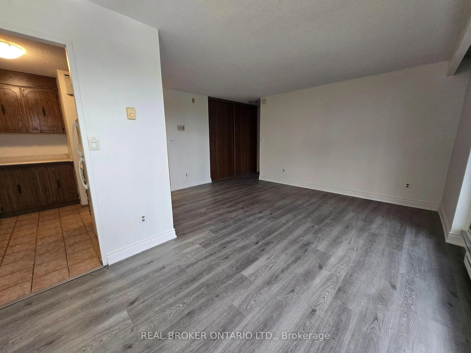 Photo 4 of Unit 402, 97 Nonquon Road, Oshawa, Centennial — HOMEH