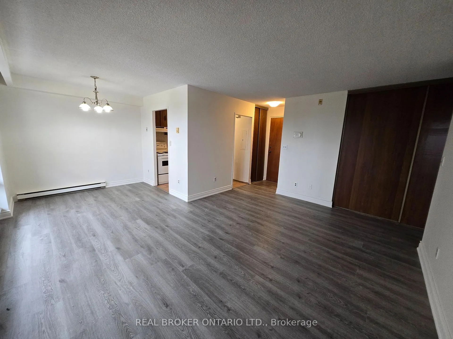 Photo 6 of Unit 402, 97 Nonquon Road, Oshawa, Centennial — HOMEH