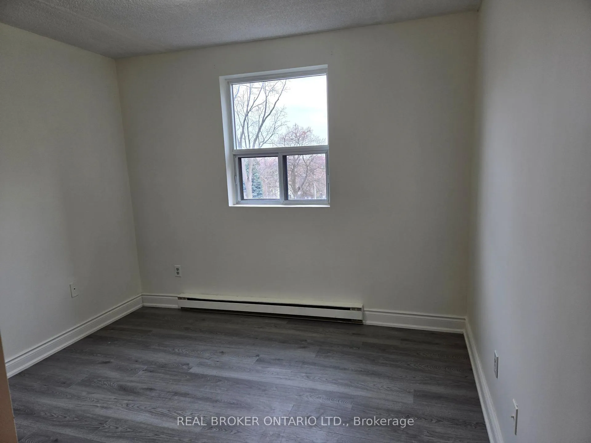 Photo 8 of Unit 402, 97 Nonquon Road, Oshawa, Centennial — HOMEH