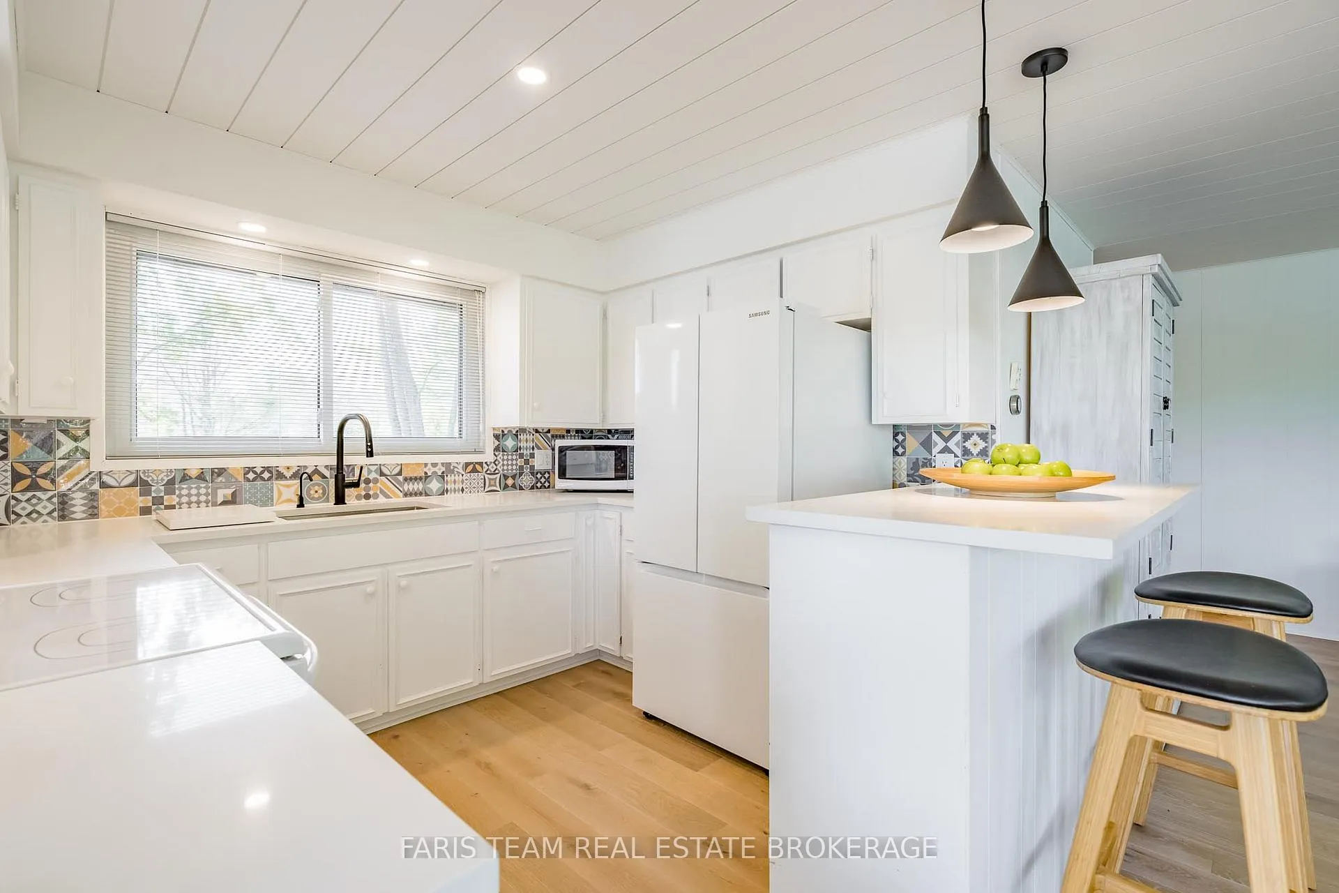 Photo 6 of 1010 Sanderson Road, Gravenhurst, Morrison — HOMEH