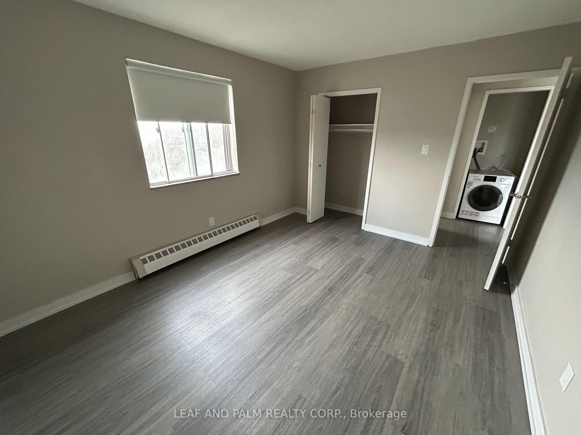 Photo 5 of Unit 301, 36 Machell Avenue, Aurora, Aurora Village — HOMEH