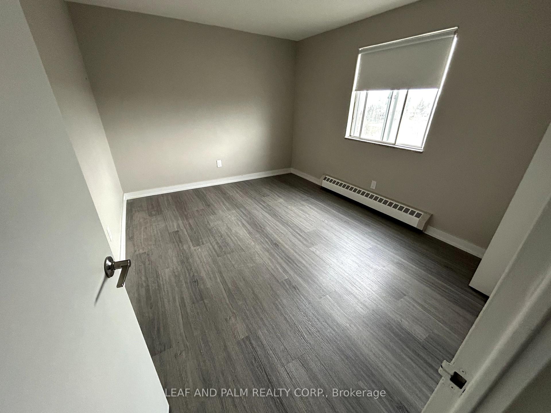 Photo 7 of Unit 301, 36 Machell Avenue, Aurora, Aurora Village — HOMEH