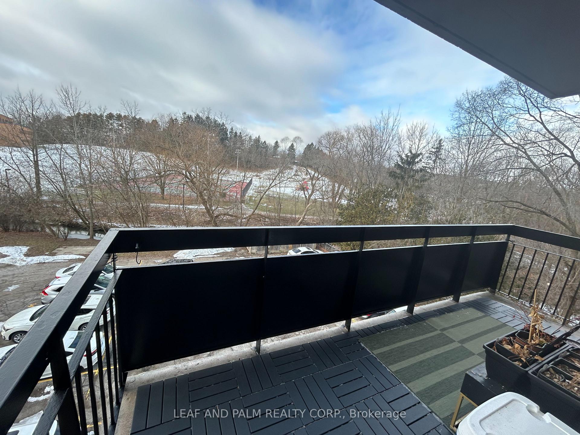Photo 8 of Unit 301, 36 Machell Avenue, Aurora, Aurora Village — HOMEH