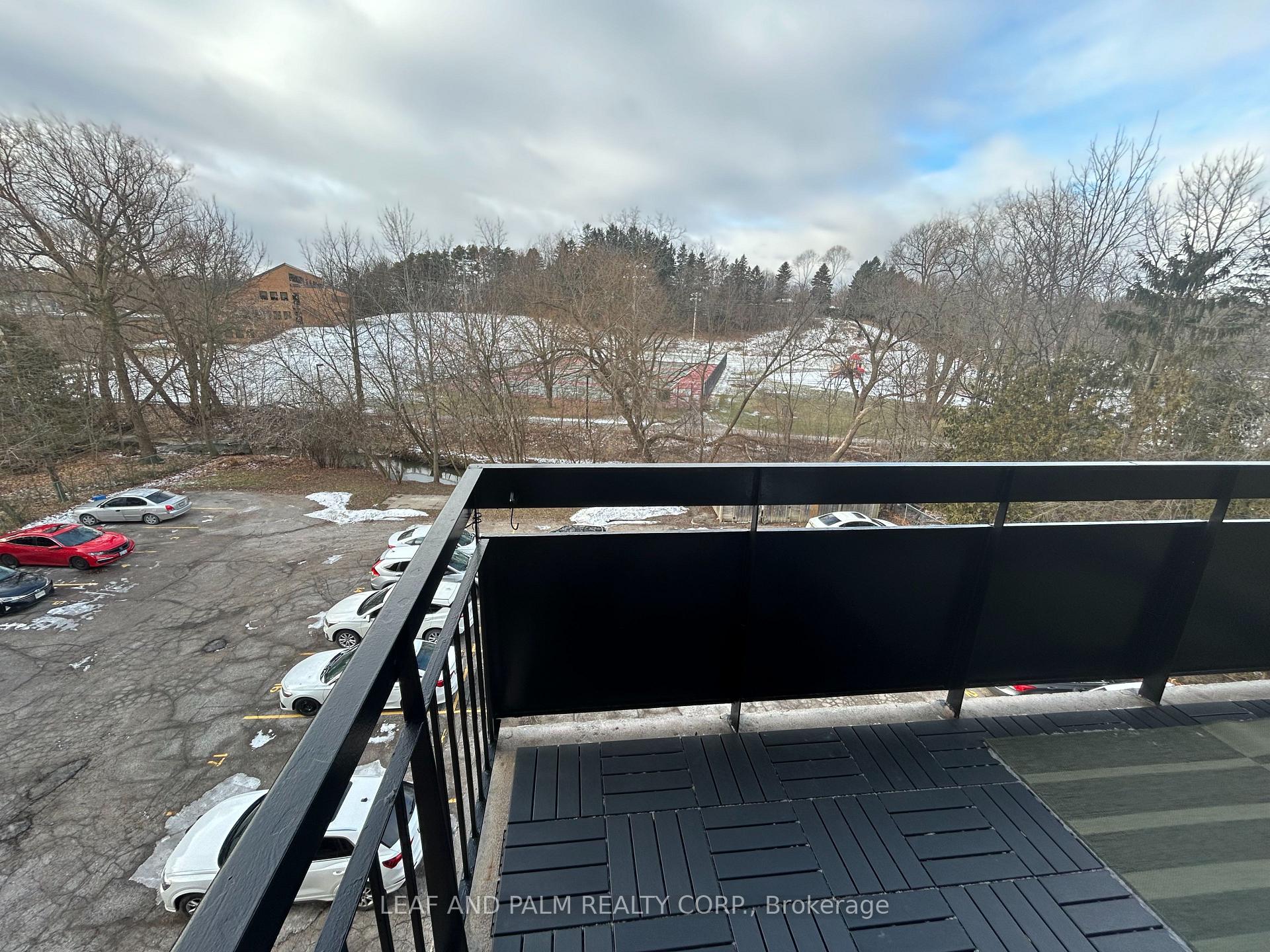 Photo 9 of Unit 301, 36 Machell Avenue, Aurora, Aurora Village — HOMEH