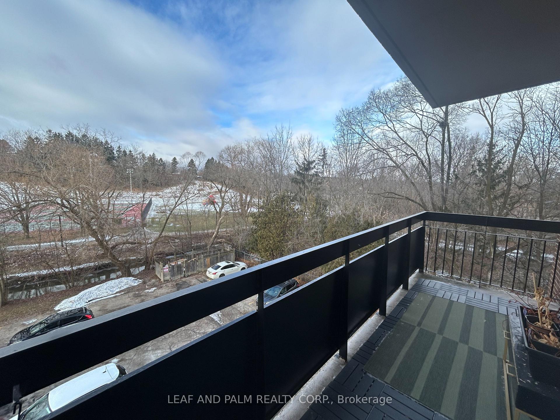 Photo 10 of Unit 301, 36 Machell Avenue, Aurora, Aurora Village — HOMEH