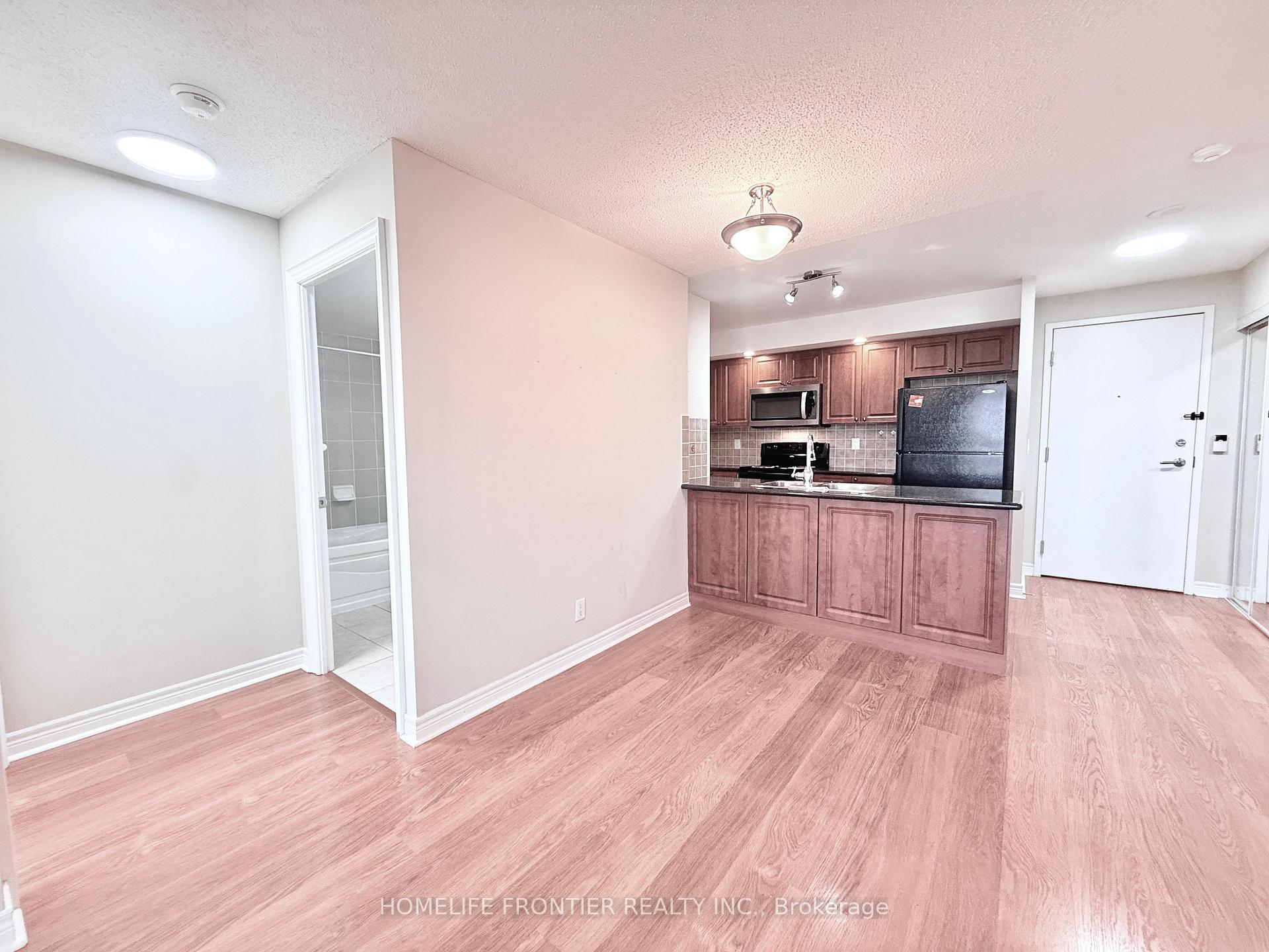 Photo 5 of Unit 826, 33 Cox Boulevard, Markham, Unionville — HOMEH