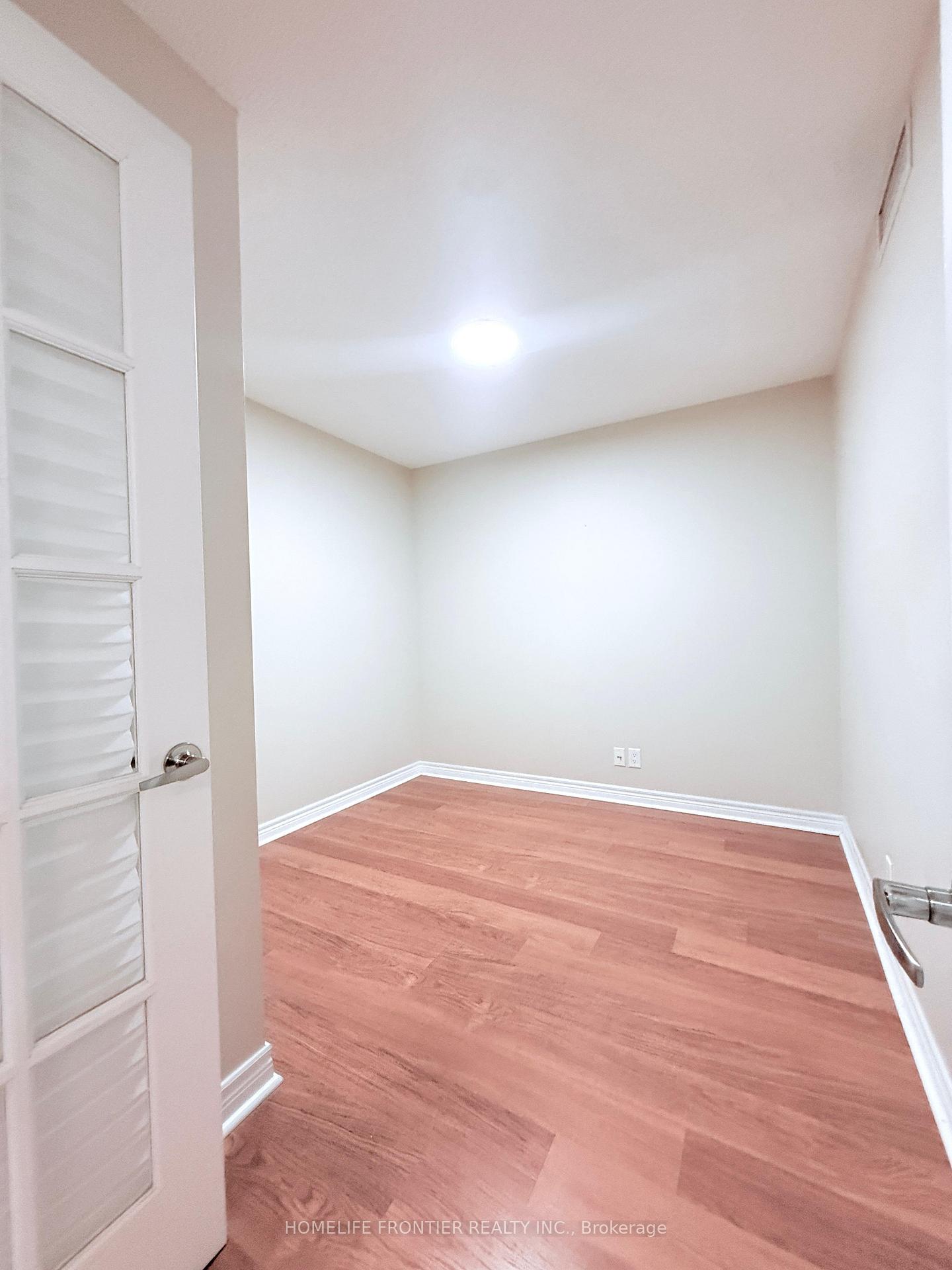 Photo 7 of Unit 826, 33 Cox Boulevard, Markham, Unionville — HOMEH