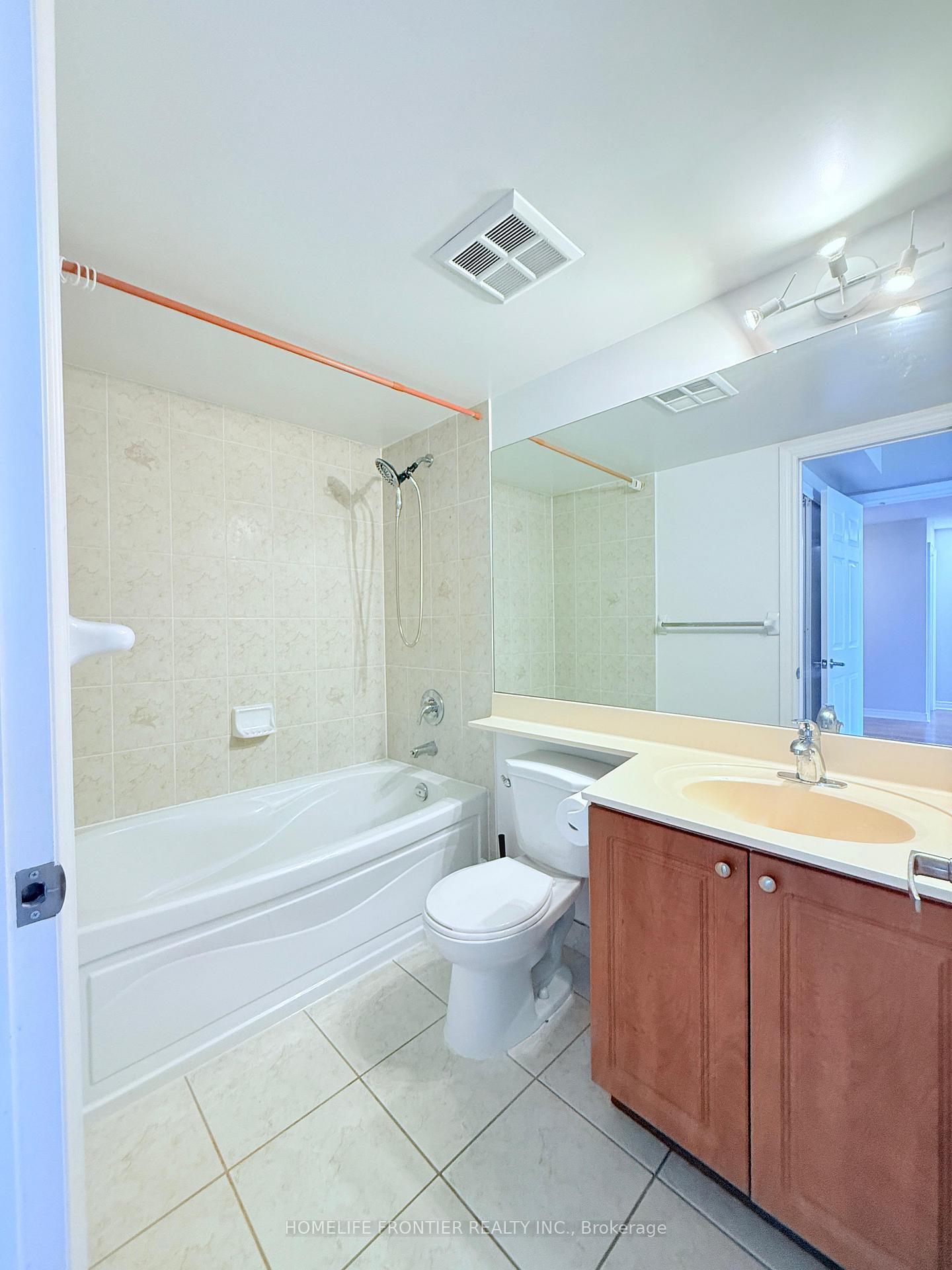 Photo 16 of Unit 826, 33 Cox Boulevard, Markham, Unionville — HOMEH