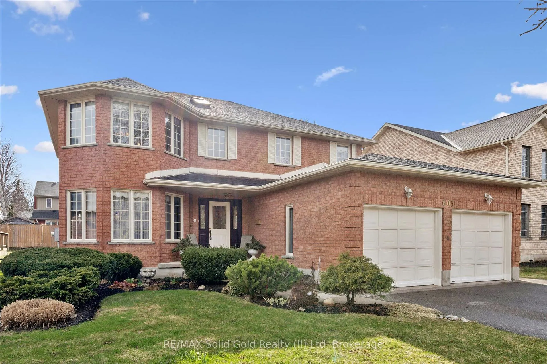 Photo 3 of 605 Stonebury Crescent, Waterloo — HOMEH