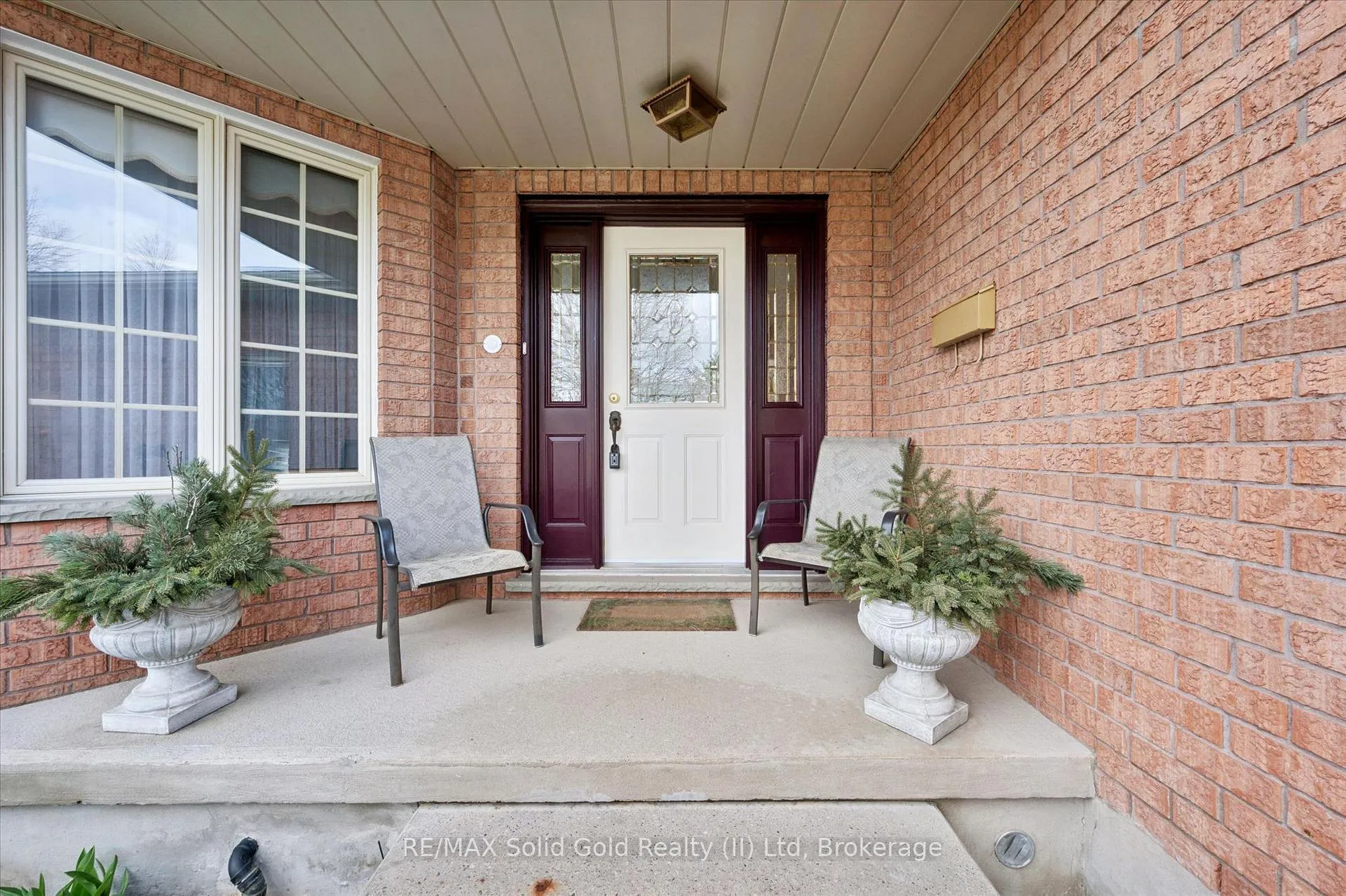 Photo 4 of 605 Stonebury Crescent, Waterloo — HOMEH