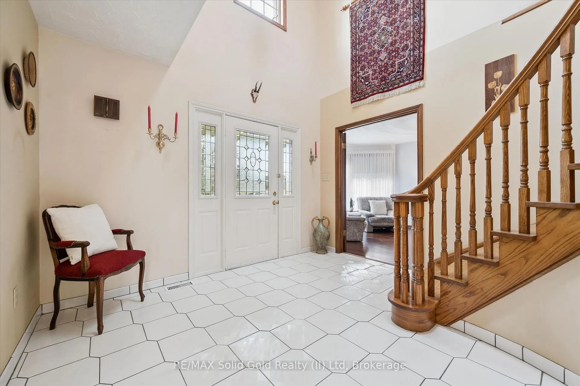 Photo 5 of 605 Stonebury Crescent, Waterloo — HOMEH
