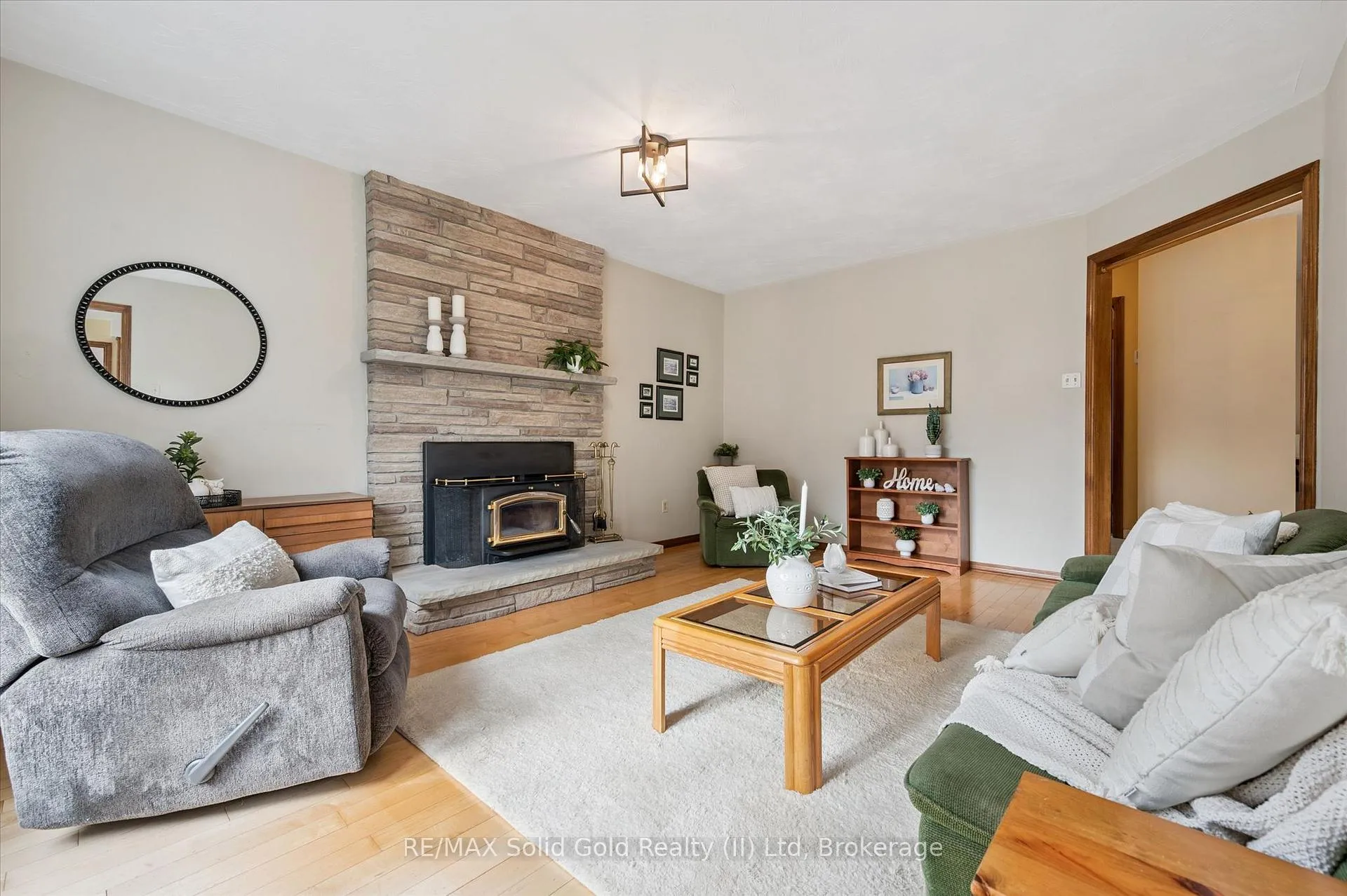 Photo 18 of 605 Stonebury Crescent, Waterloo — HOMEH