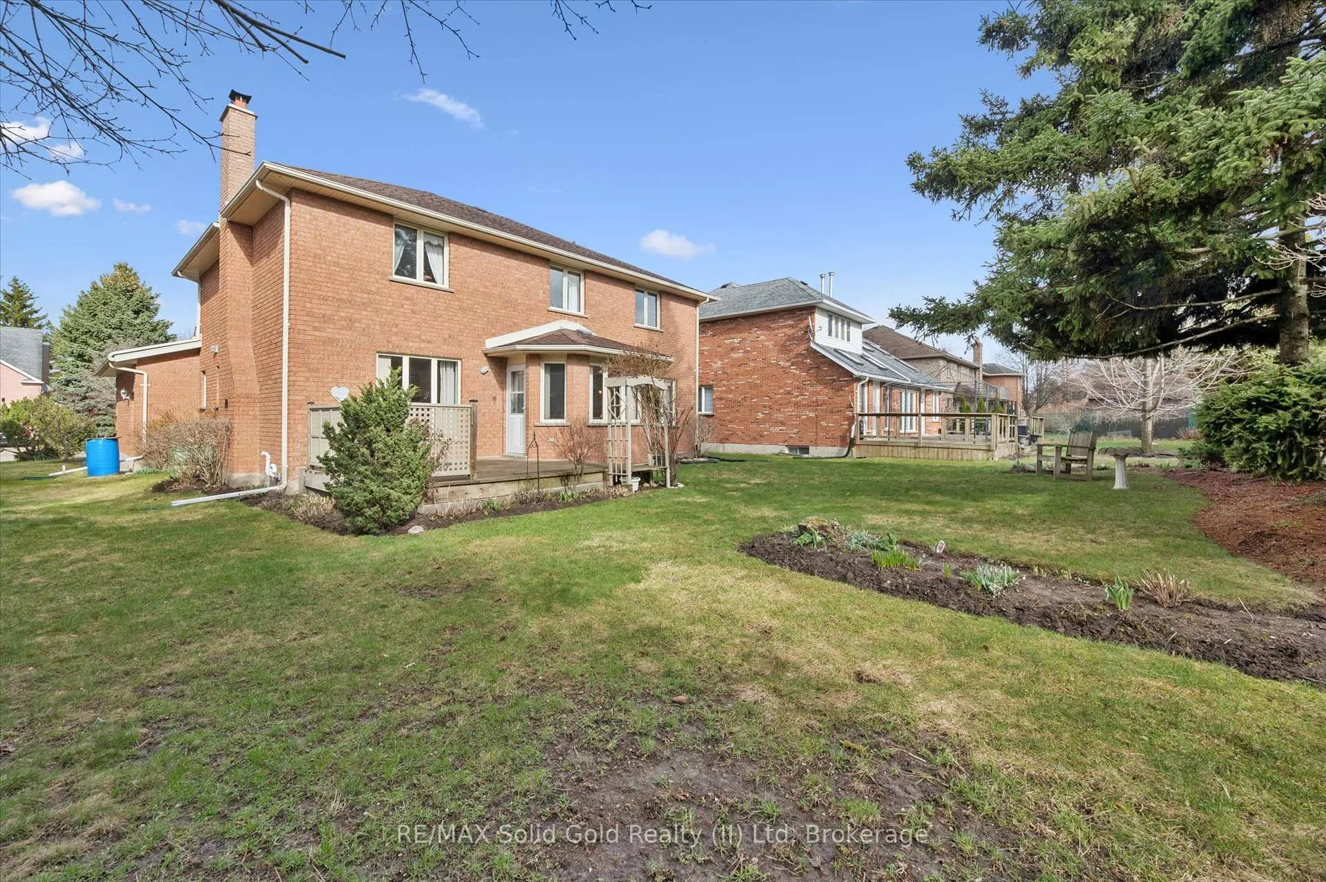 Photo 40 of 605 Stonebury Crescent, Waterloo — HOMEH