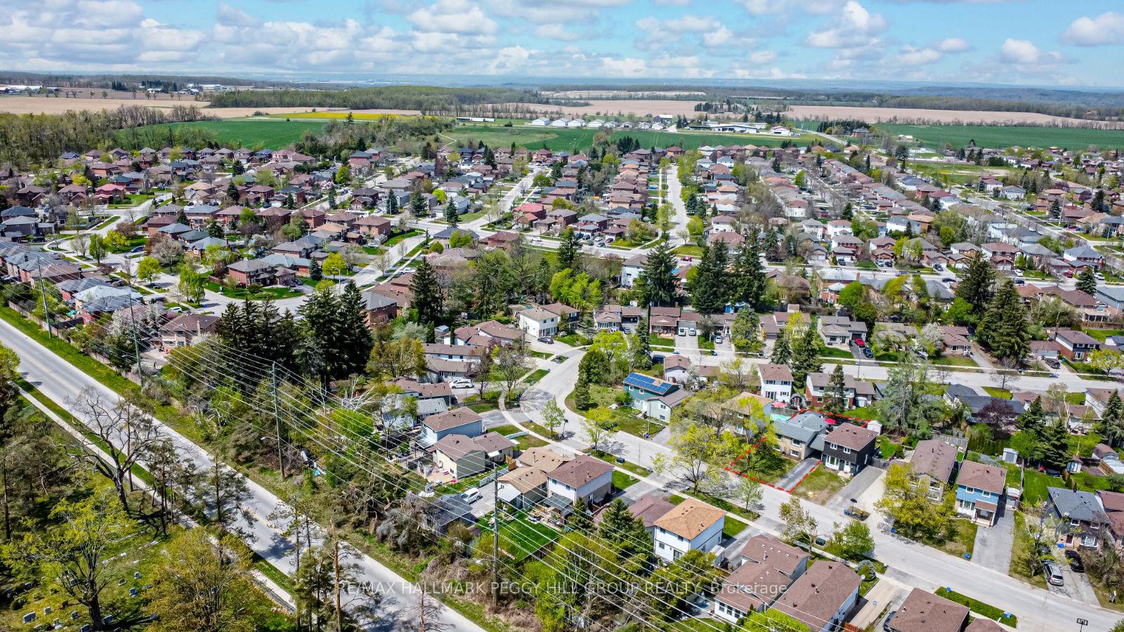 Photo 2 of 56 Janice Drive, Barrie, Sunnidale — HOMEH