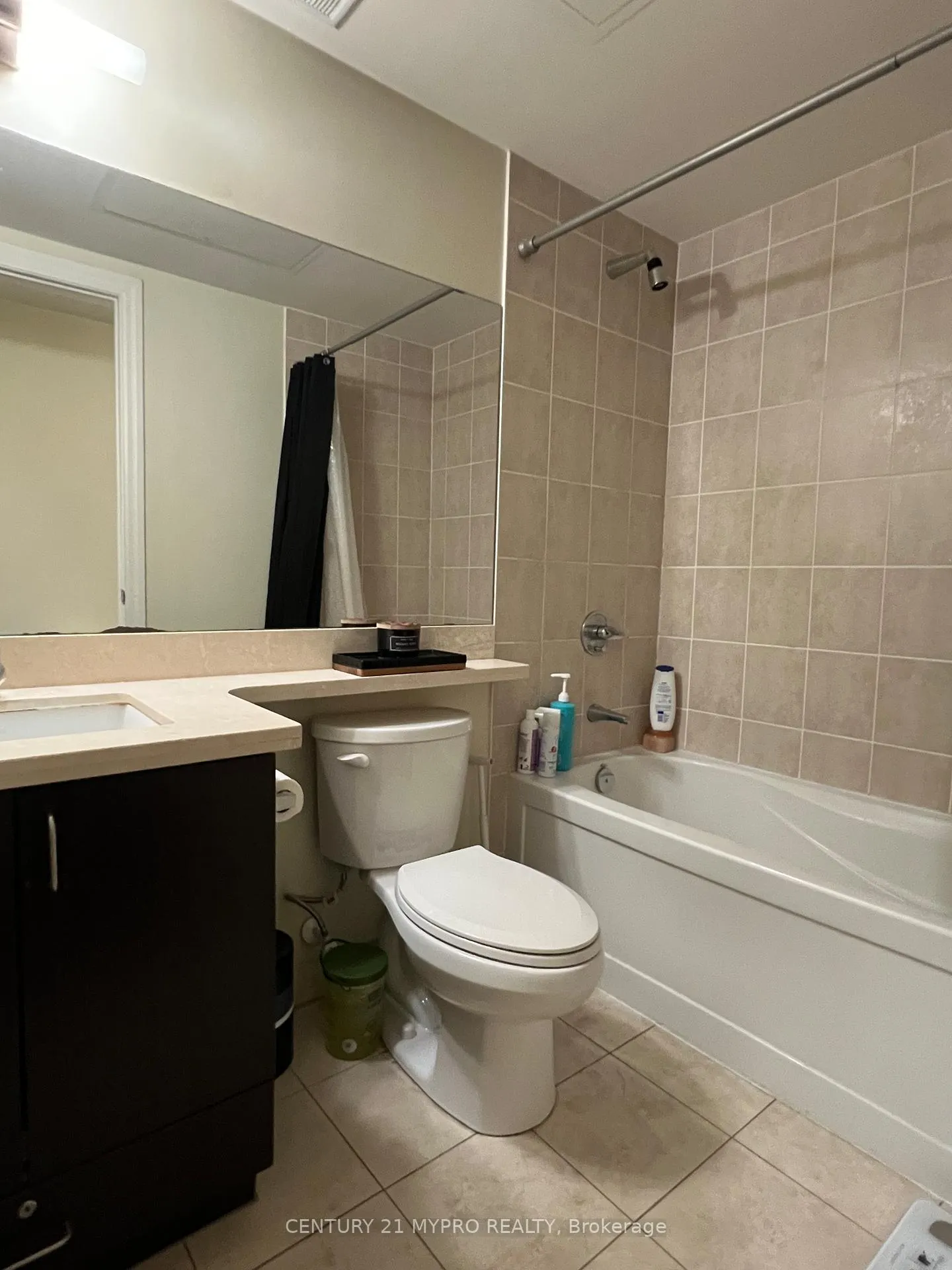 Photo 2 of Unit 405, 111 Upper Duke Crescent, Markham, Unionville — HOMEH
