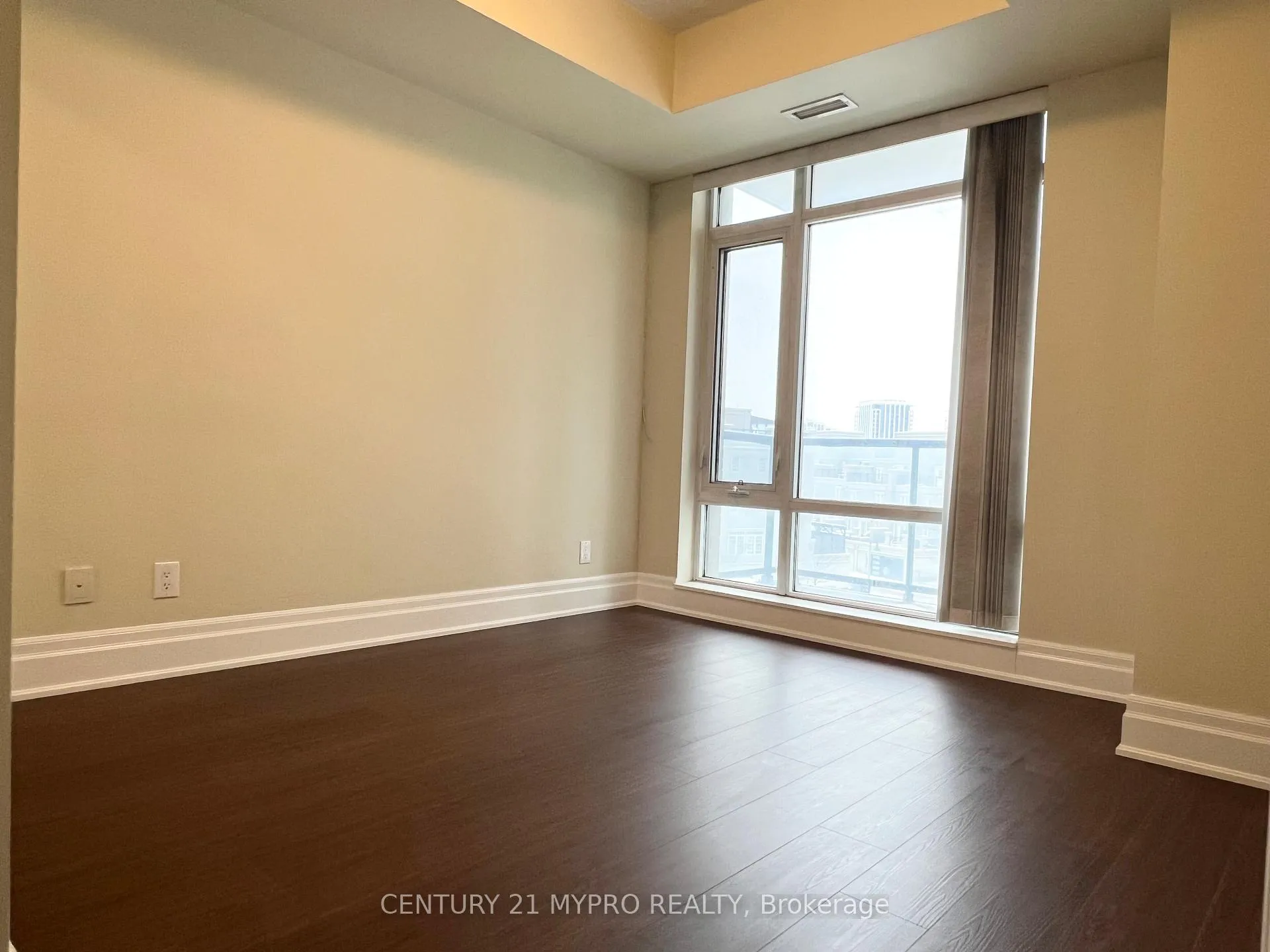 Photo 5 of Unit 405, 111 Upper Duke Crescent, Markham, Unionville — HOMEH
