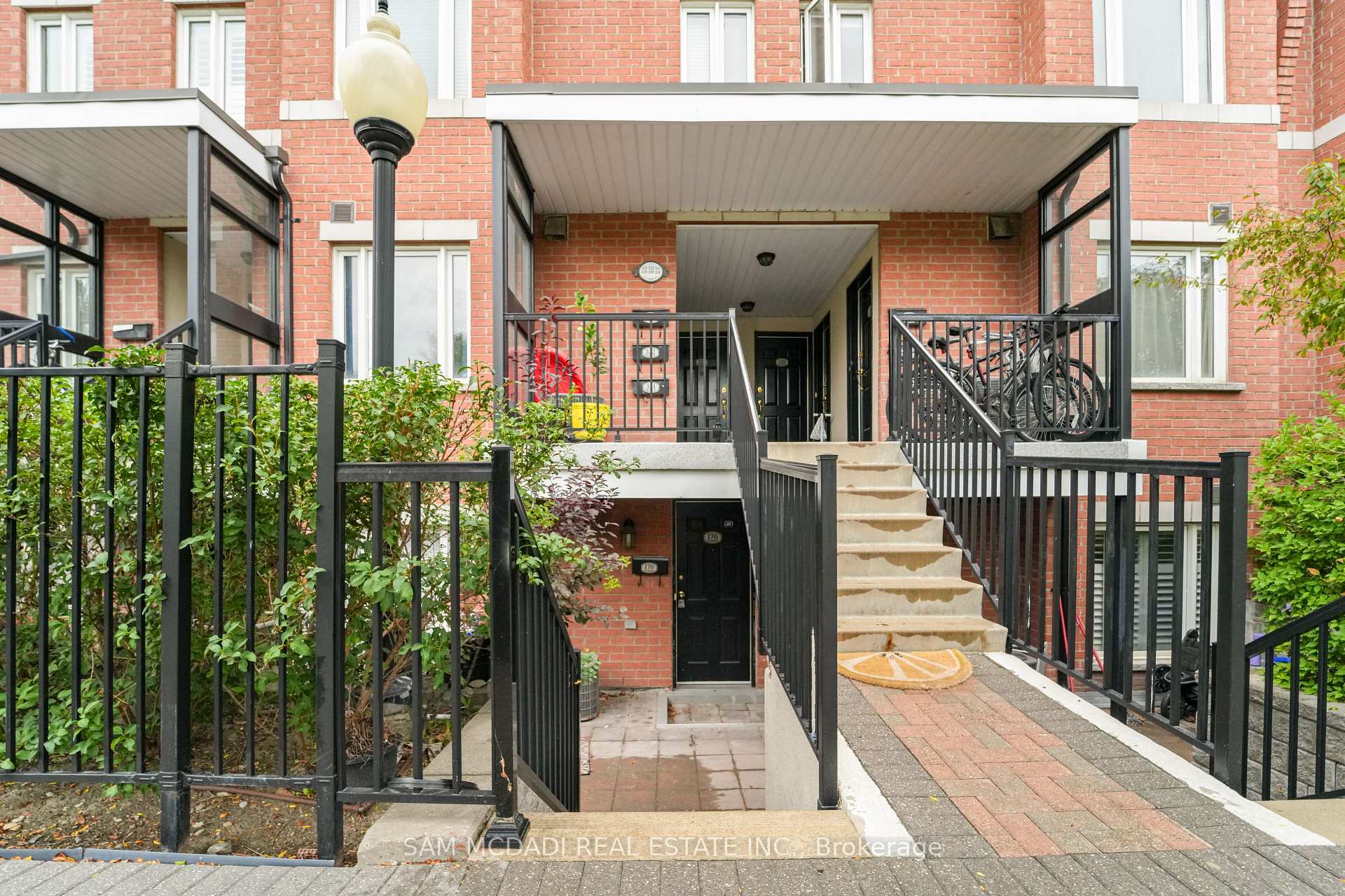 Front of Unit 170, 310 John Street