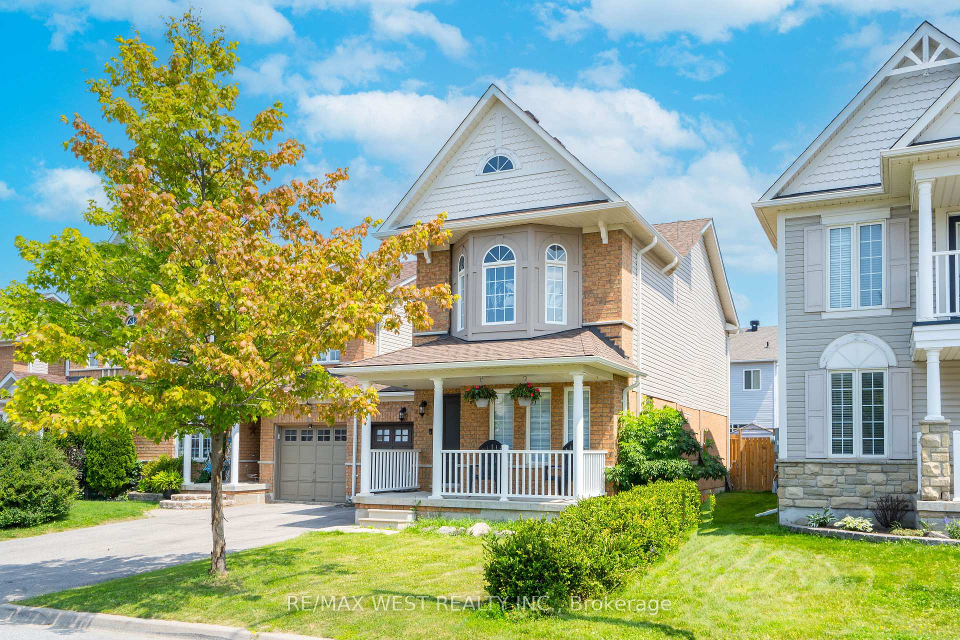 Photo 2 of 27 Succession Crescent, Barrie, Innis-Shore — HOMEH
