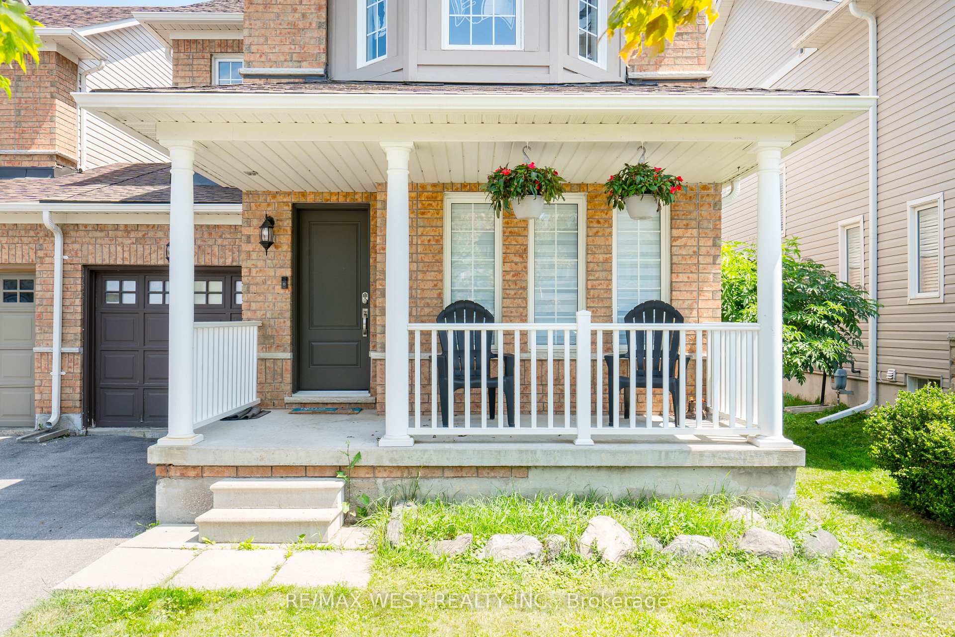 Photo 3 of 27 Succession Crescent, Barrie, Innis-Shore — HOMEH