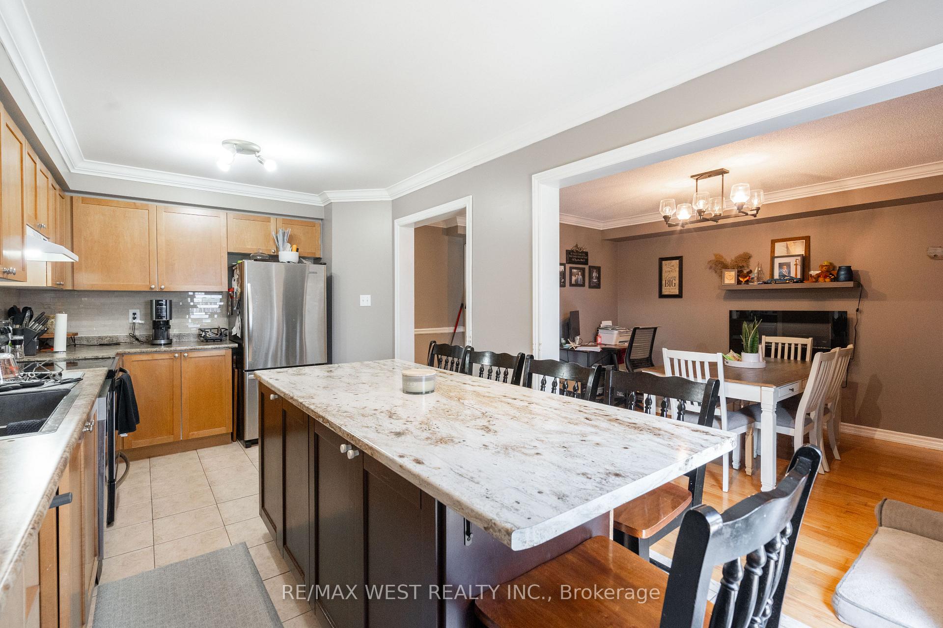 Photo 10 of 27 Succession Crescent, Barrie, Innis-Shore — HOMEH