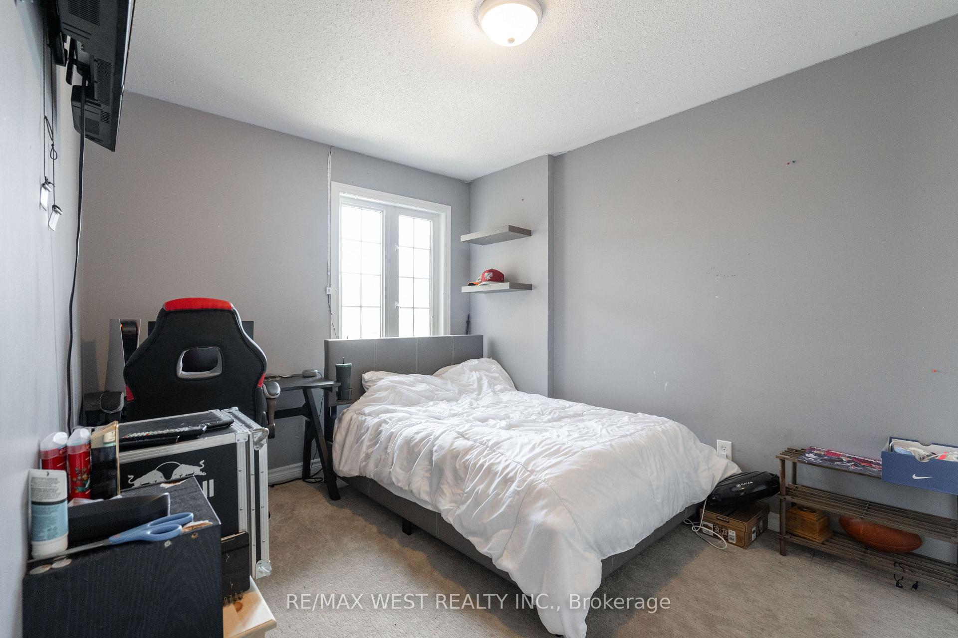 Photo 17 of 27 Succession Crescent, Barrie, Innis-Shore — HOMEH